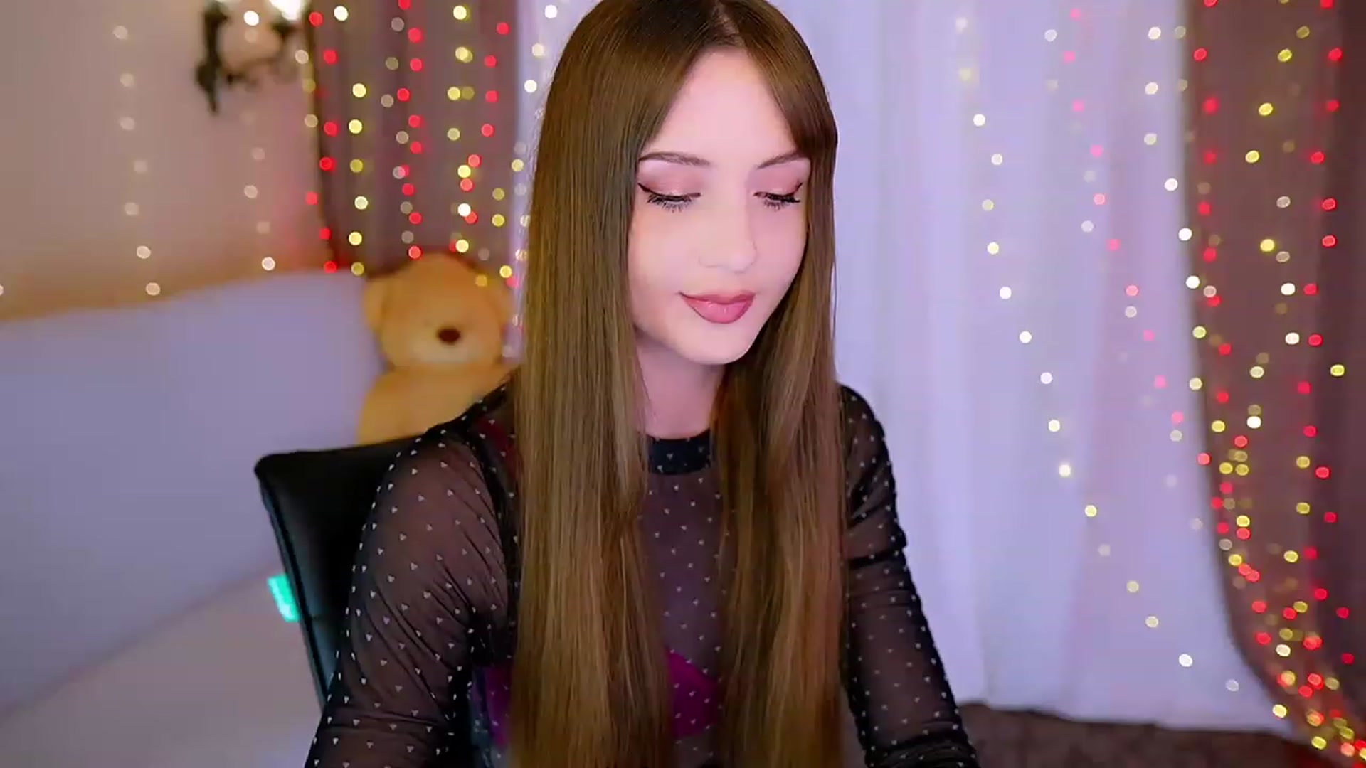 Gallery image thumbnail from Innocent_Soul's myfreecams stream on, 05/16/2023, 20:05 image 12 of 20