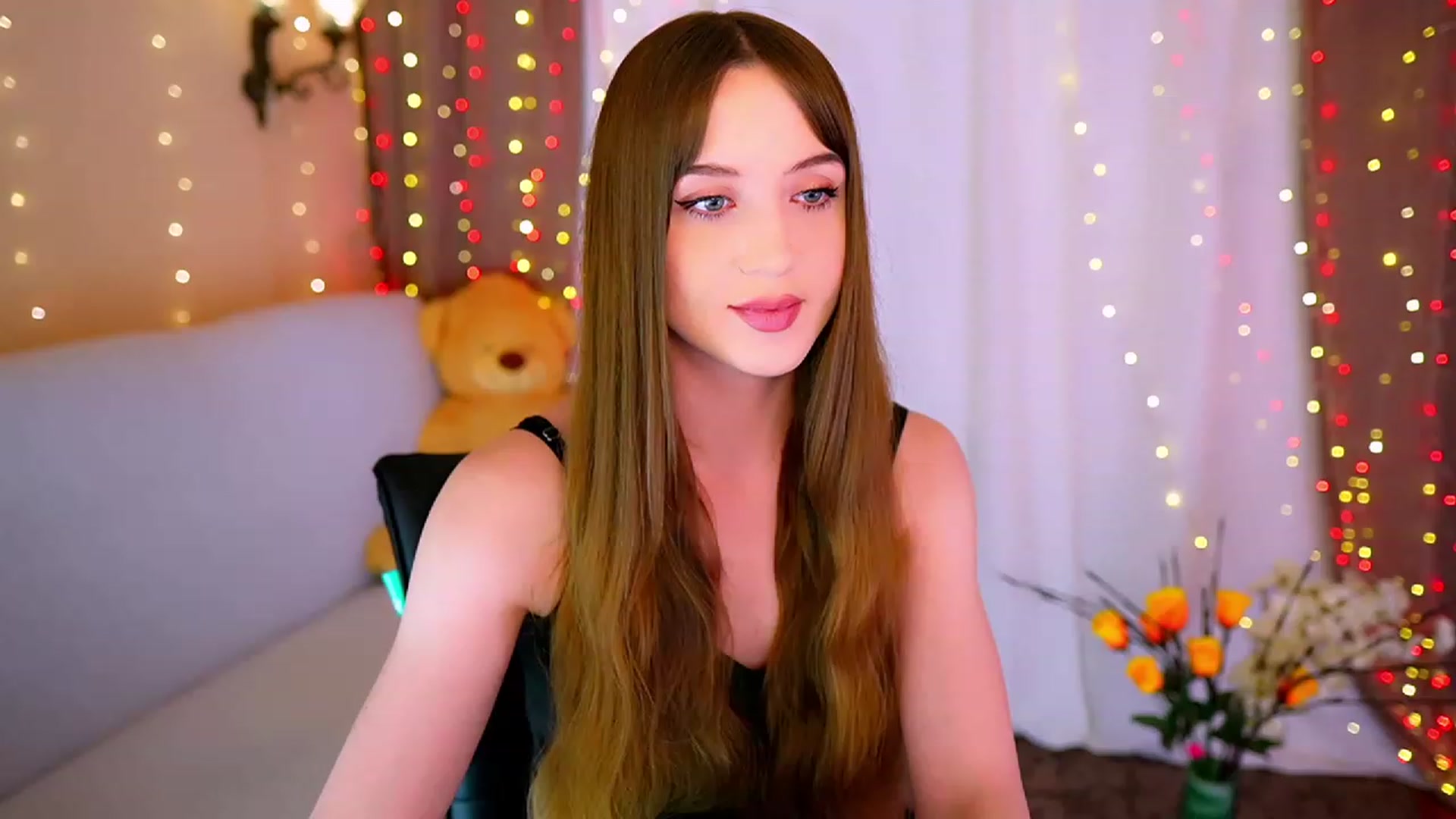 Gallery image thumbnail from Innocent_Soul's myfreecams stream on, 05/17/2023, 16:32 image 3 of 20