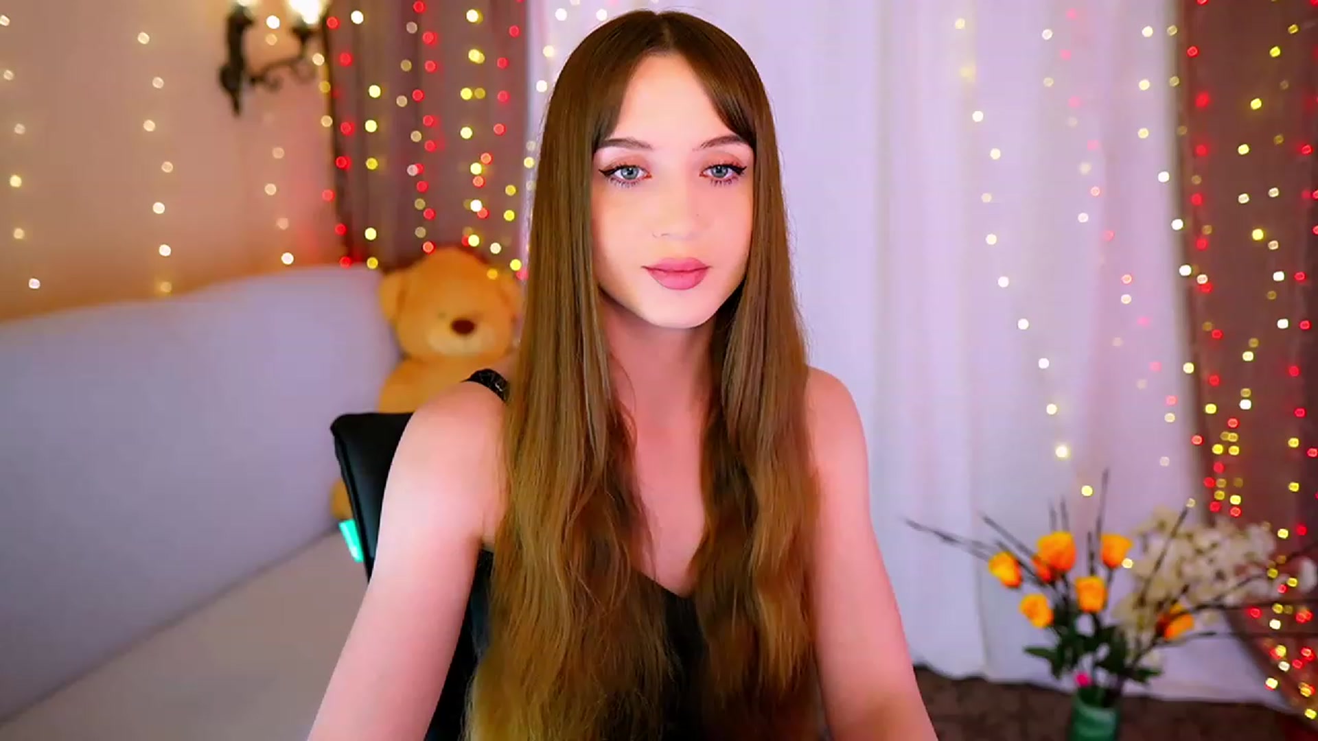 Gallery image thumbnail from Innocent_Soul's myfreecams stream on, 05/17/2023, 16:32 image 6 of 20