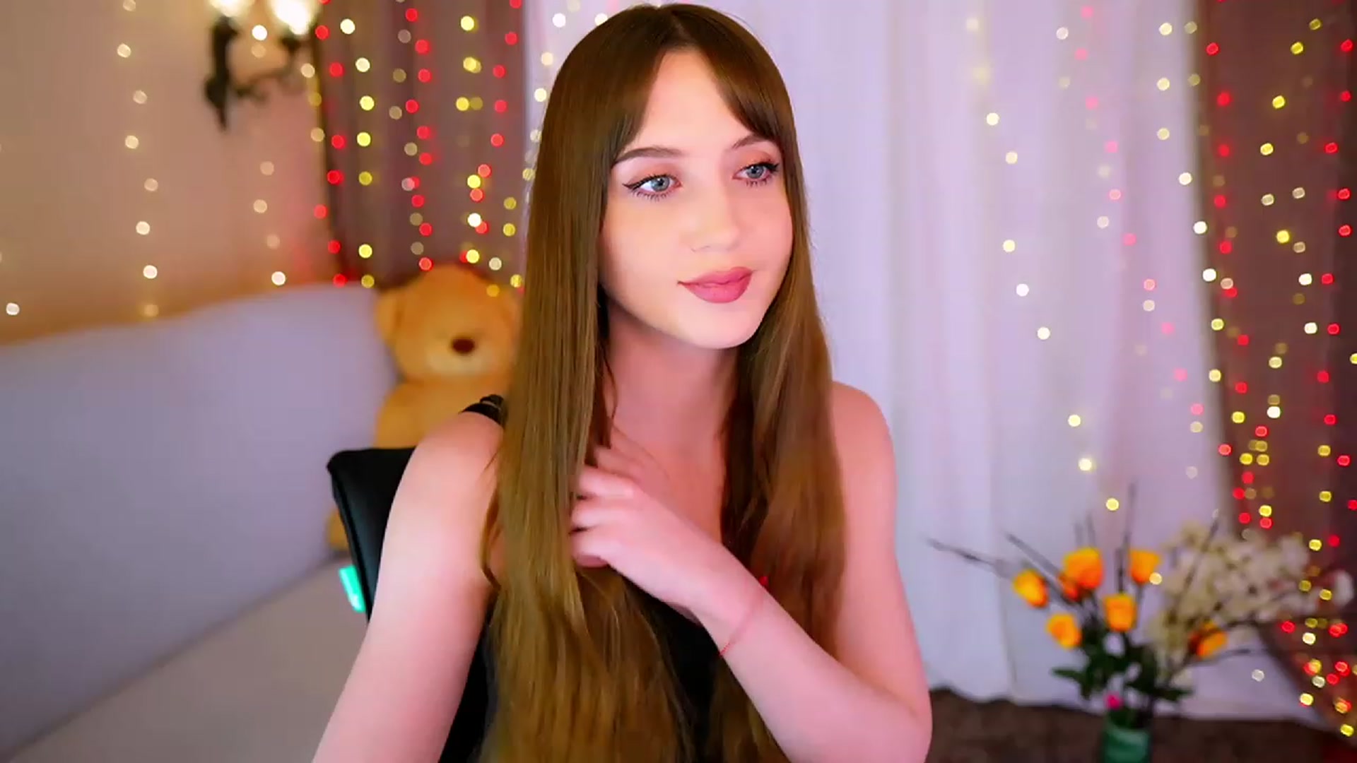 Gallery image thumbnail from Innocent_Soul's myfreecams stream on, 05/17/2023, 18:43 image 7 of 20