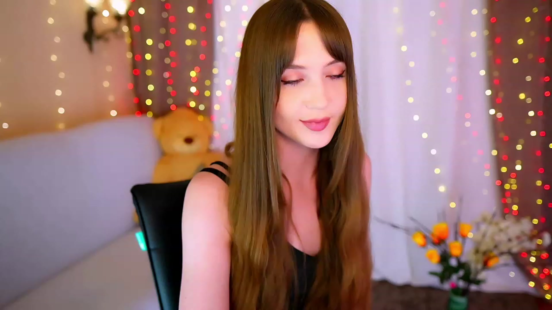 Gallery image thumbnail from Innocent_Soul's myfreecams stream on, 05/17/2023, 18:43 image 10 of 20