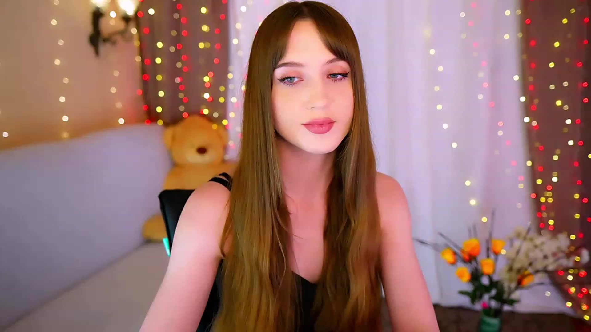 Gallery image thumbnail from Innocent_Soul's myfreecams stream on, 05/17/2023, 18:43 image 6 of 20