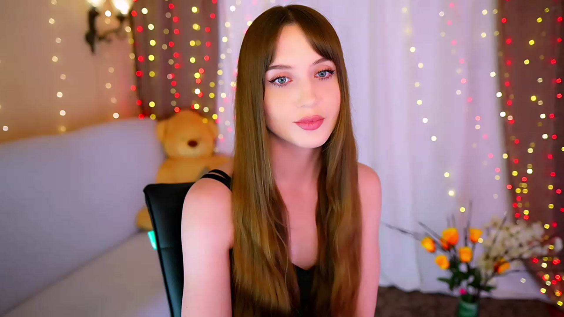 Gallery image thumbnail from Innocent_Soul's myfreecams stream on, 05/17/2023, 18:43 image 1 of 20