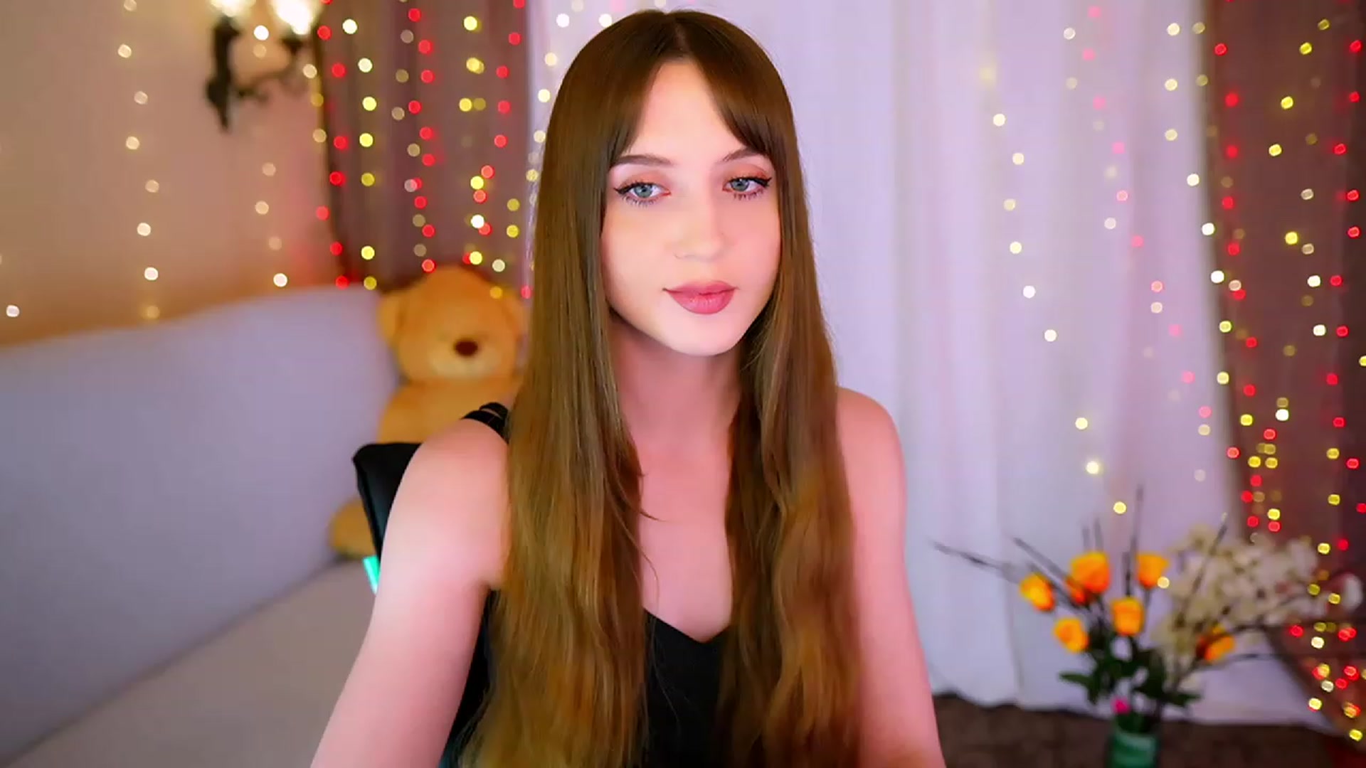 Gallery image thumbnail from Innocent_Soul's myfreecams stream on, 05/17/2023, 18:43 image 4 of 20