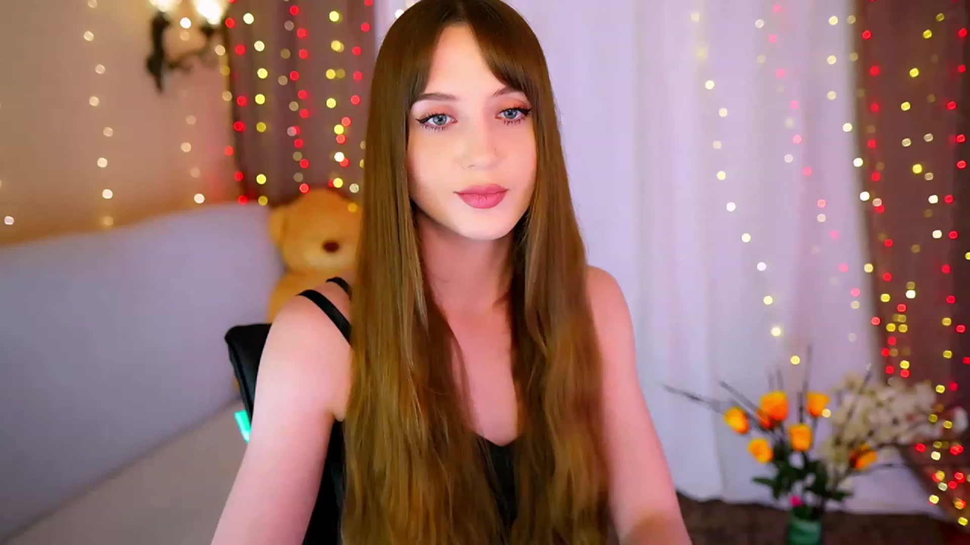 Gallery image thumbnail from Innocent_Soul's myfreecams stream on, 05/17/2023, 18:43 image 16 of 20