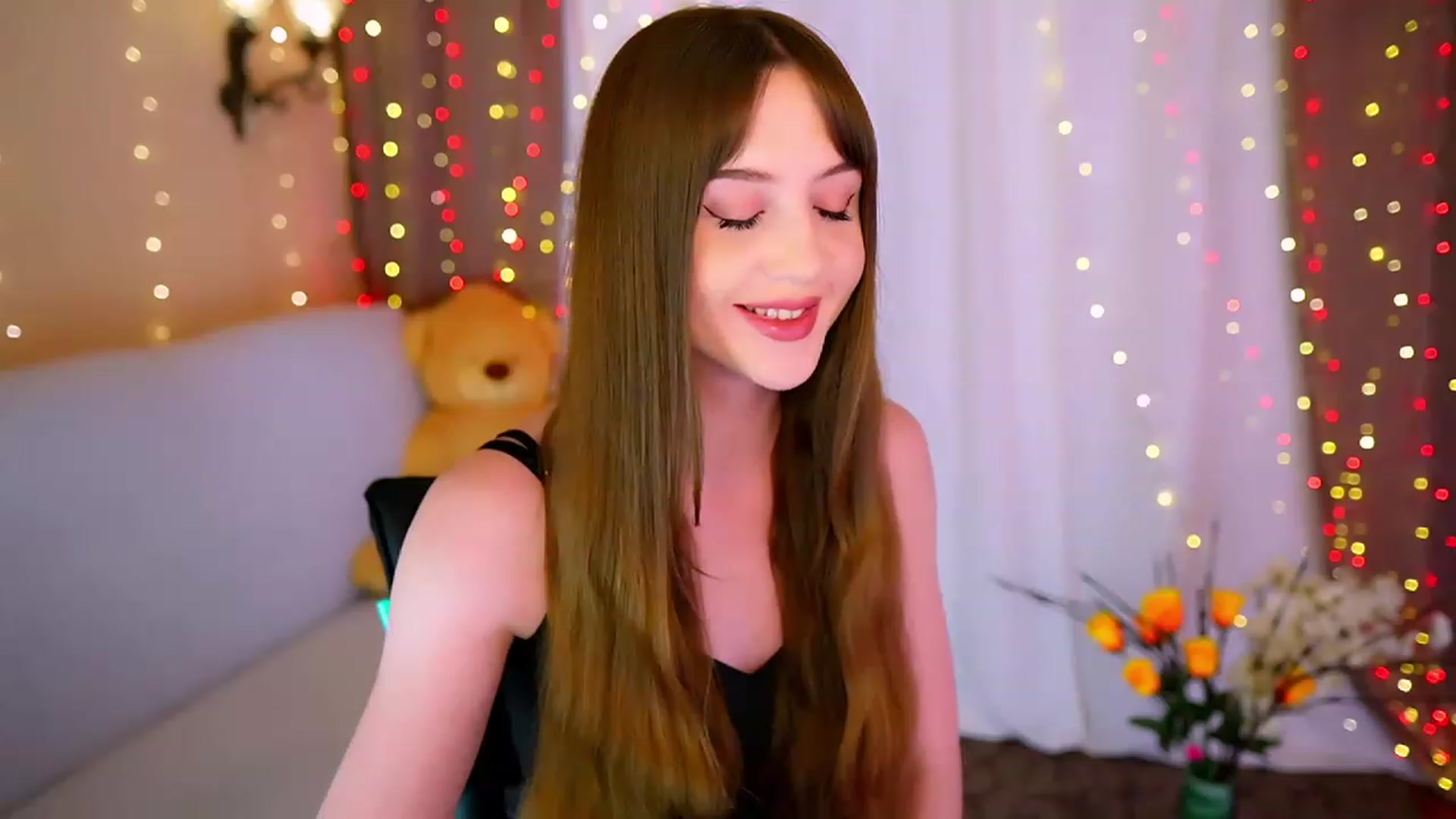 Gallery image thumbnail from Innocent_Soul's myfreecams stream on, 05/17/2023, 18:43 image 2 of 20