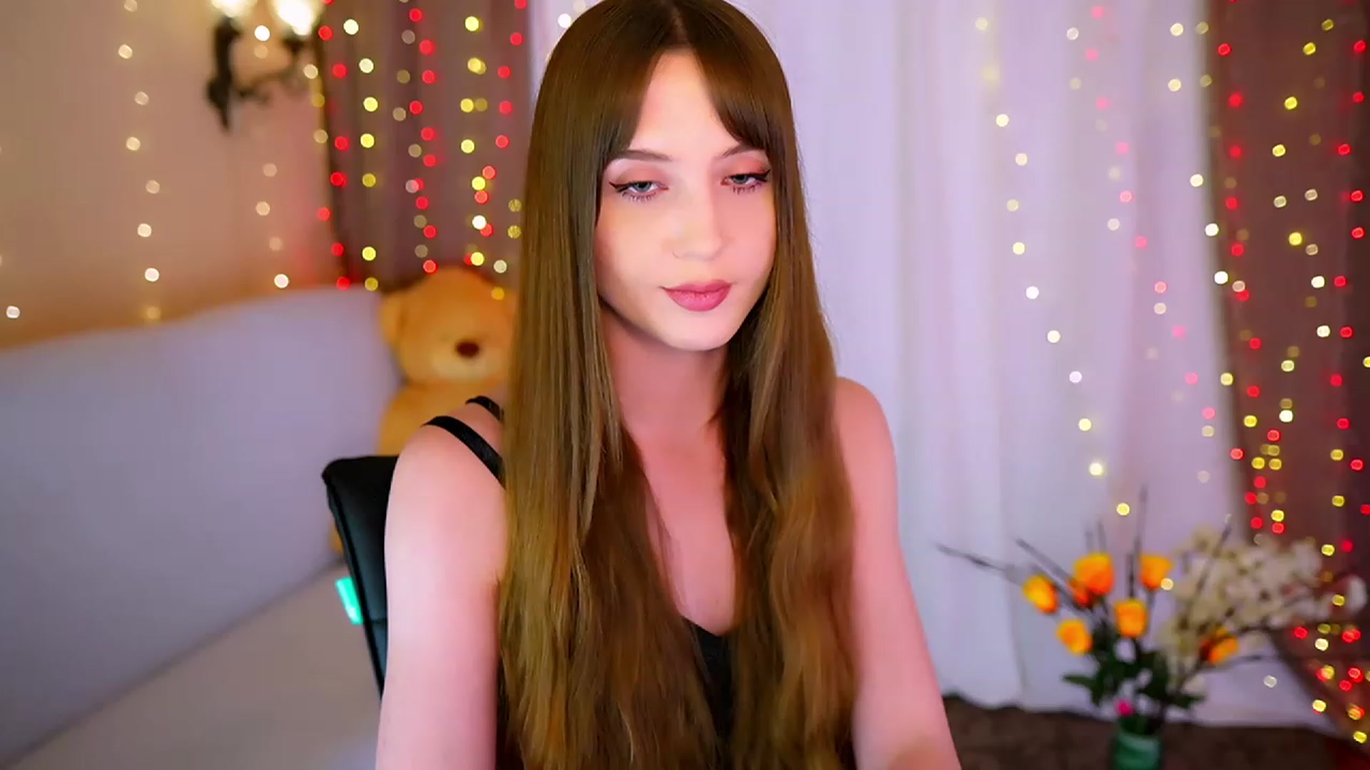 Gallery image thumbnail from Innocent_Soul's myfreecams stream on, 05/17/2023, 18:43 image 17 of 20