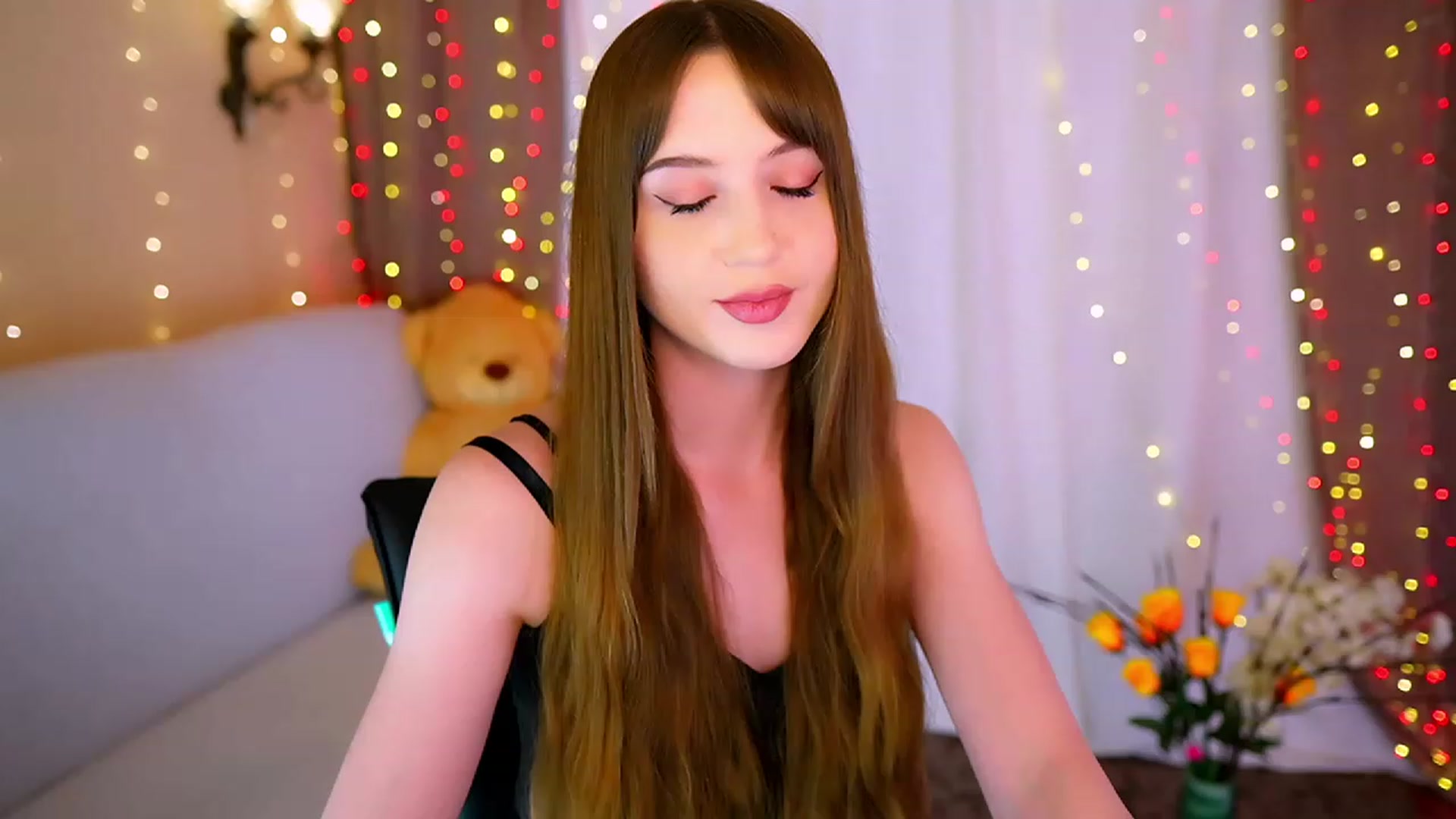 Gallery image thumbnail from Innocent_Soul's myfreecams stream on, 05/17/2023, 18:43 image 18 of 20