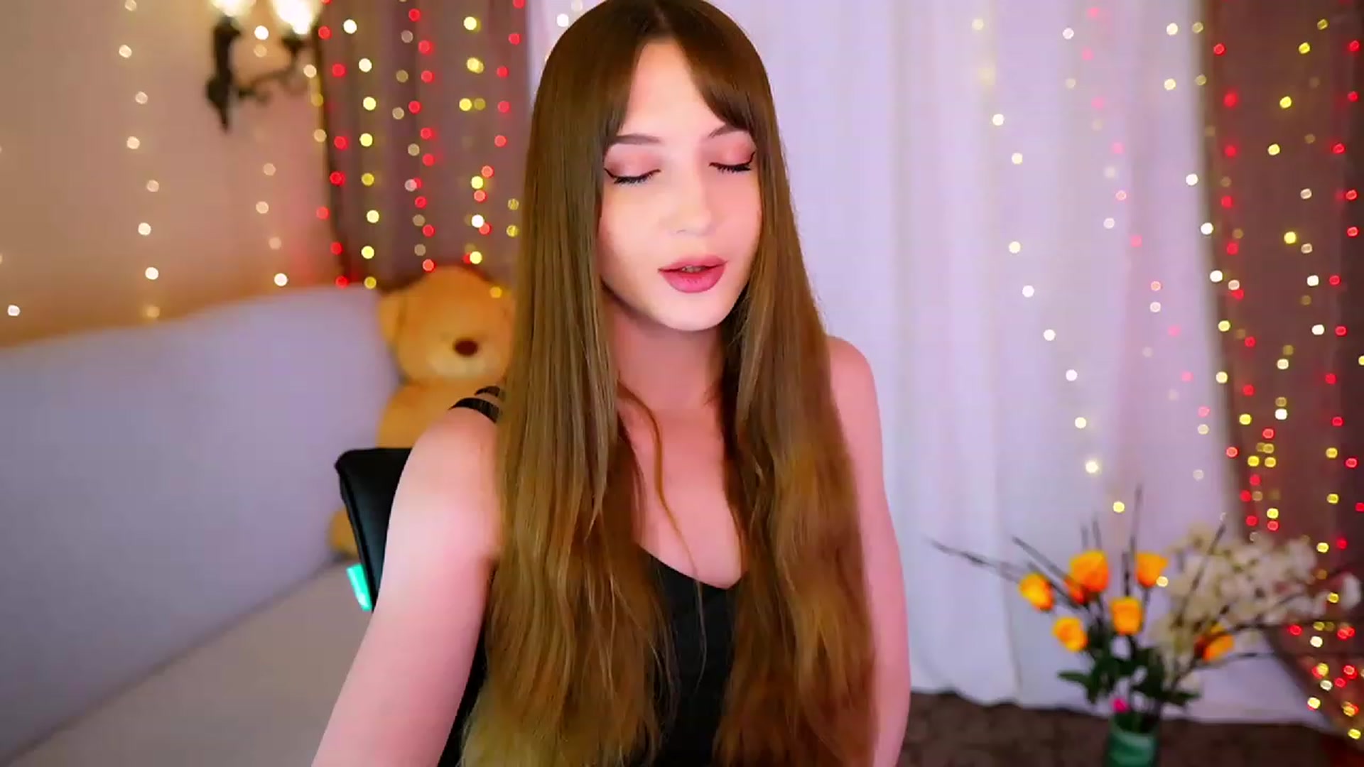 Gallery image thumbnail from Innocent_Soul's myfreecams stream on, 05/17/2023, 18:43 image 11 of 20
