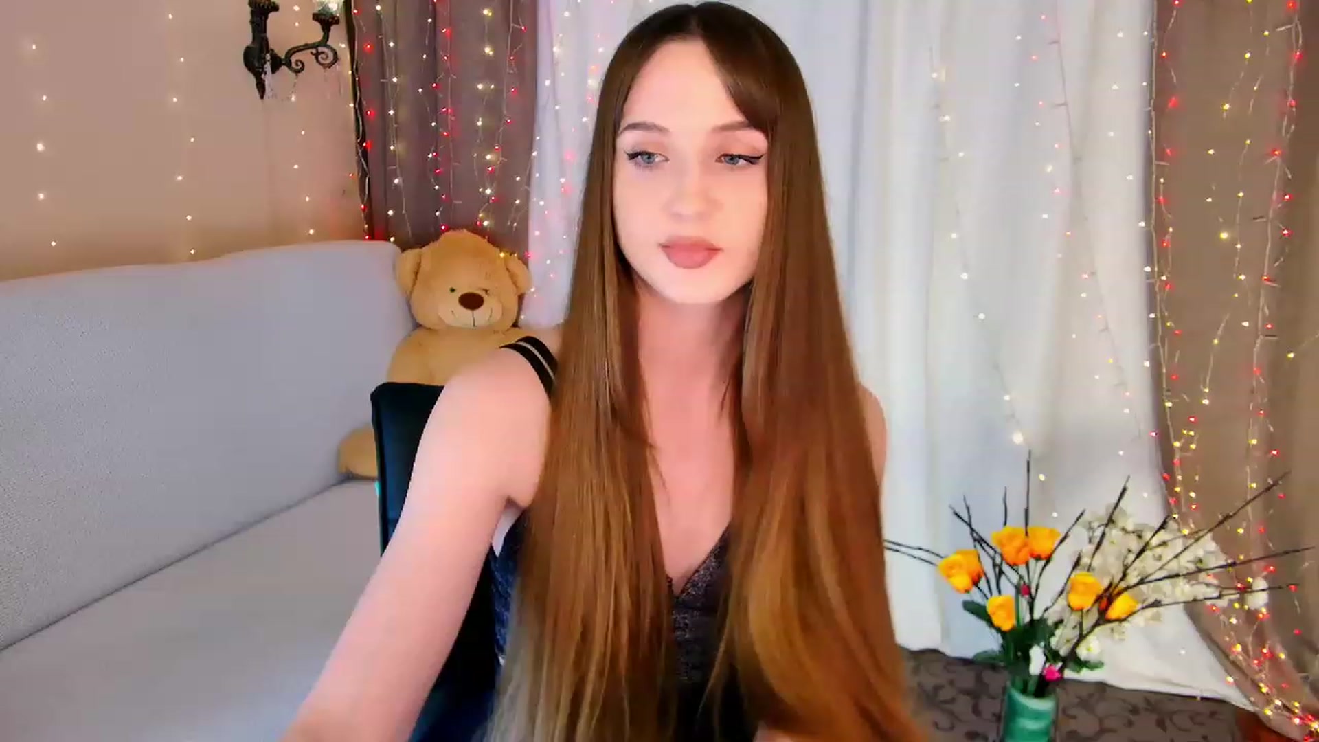Gallery image thumbnail from Innocent_Soul's myfreecams stream on, 05/24/2023, 18:02 image 8 of 20