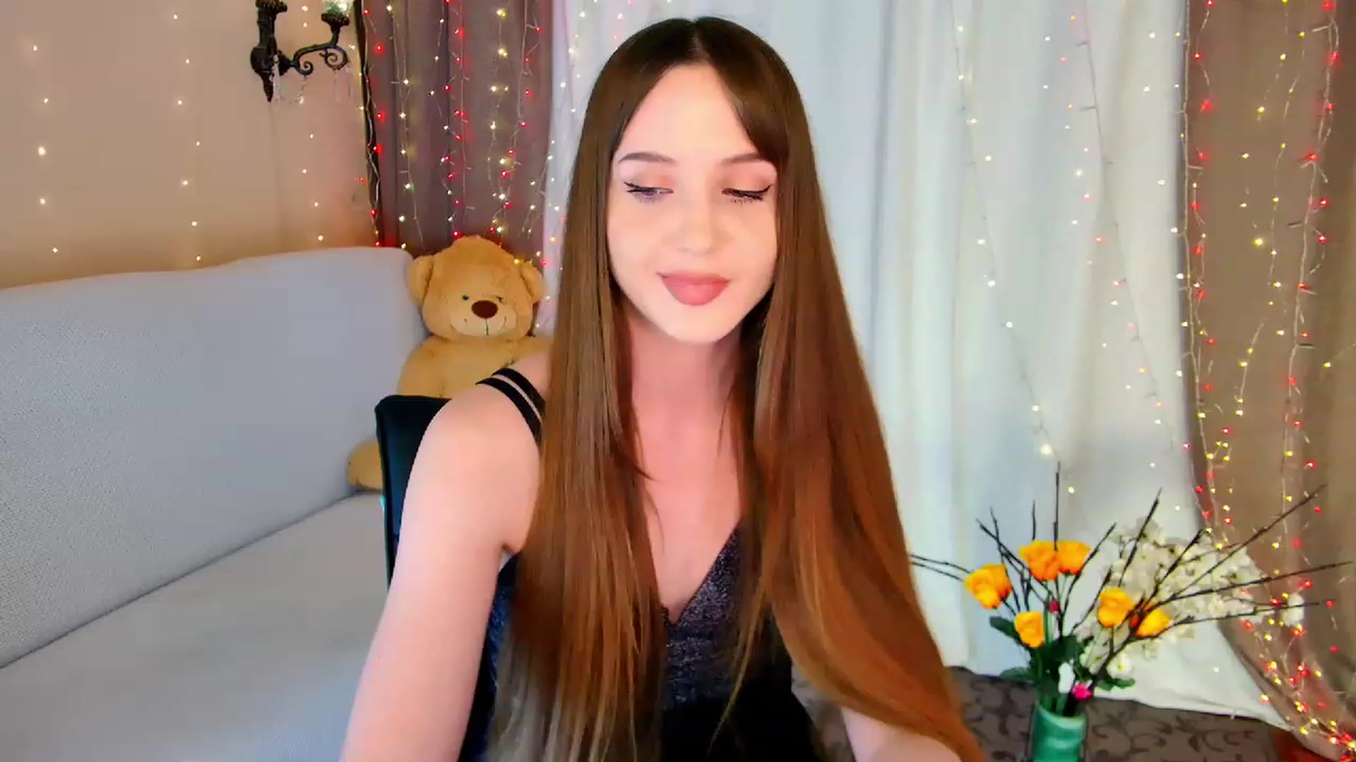 Gallery image thumbnail from Innocent_Soul's myfreecams stream on, 05/24/2023, 18:02 image 2 of 20