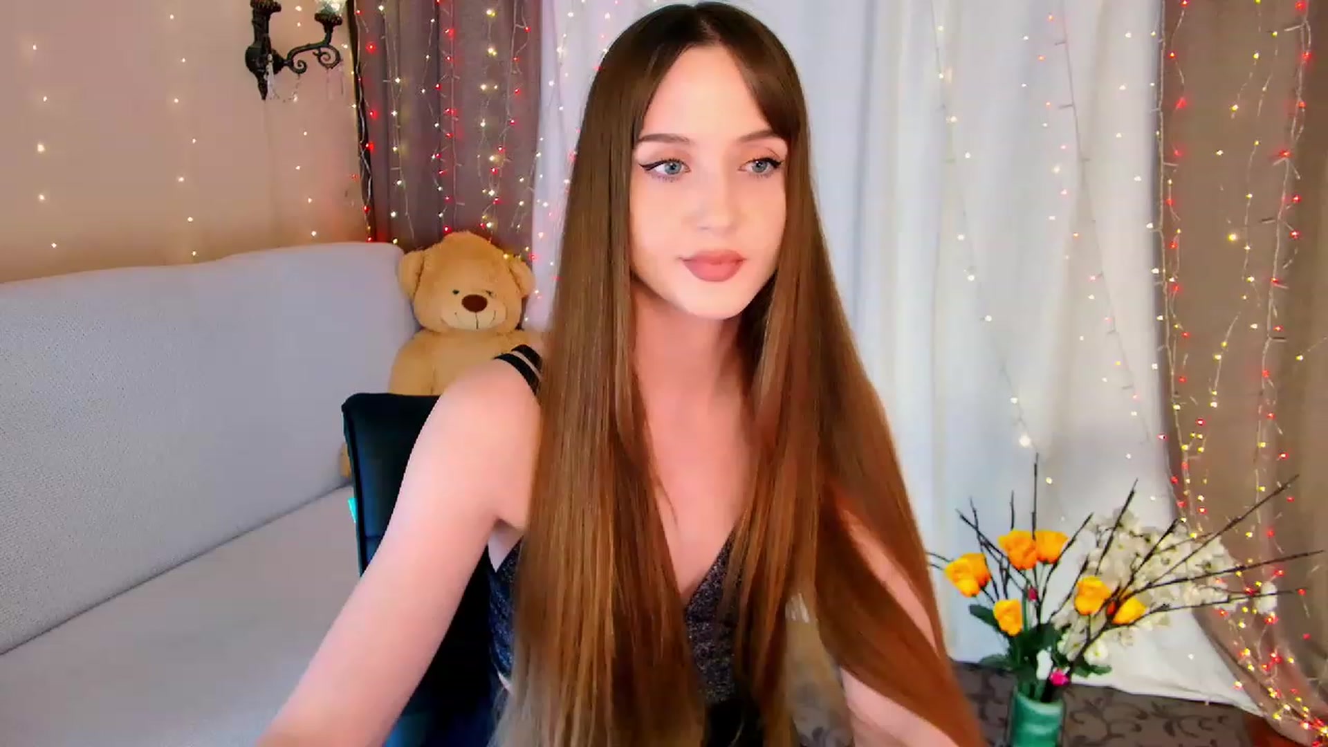 Gallery image thumbnail from Innocent_Soul's myfreecams stream on, 05/24/2023, 18:02 image 15 of 20