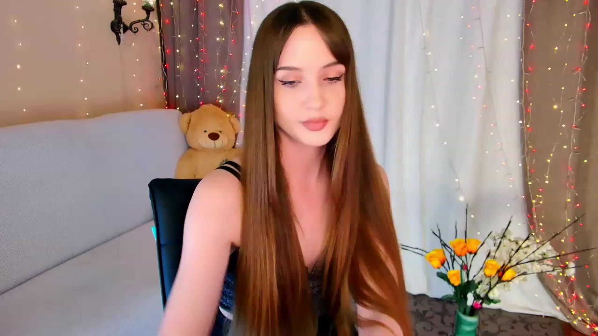 Gallery image thumbnail from Innocent_Soul's myfreecams stream on, 05/24/2023, 18:02 image 18 of 20