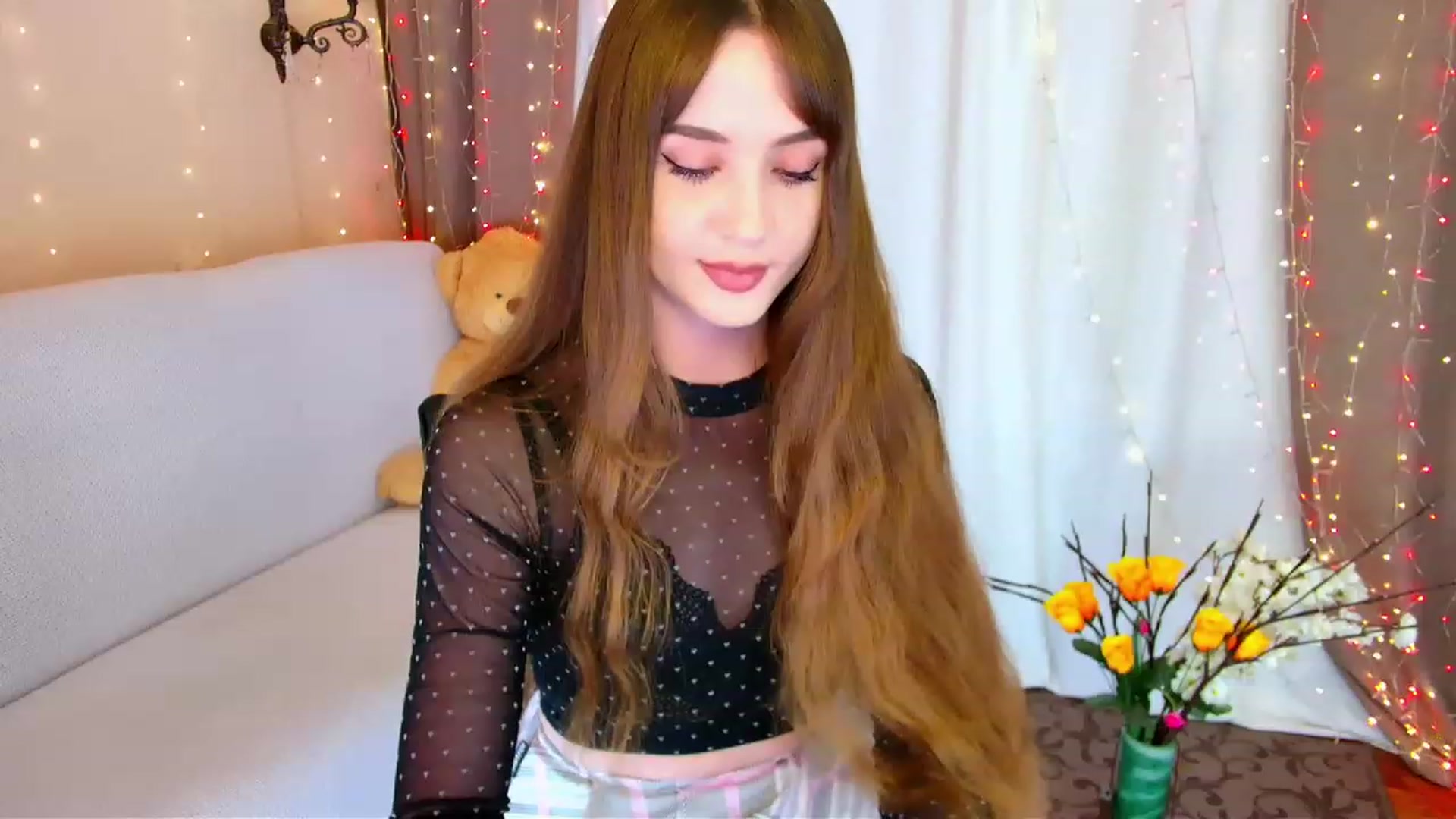 Gallery image thumbnail from Innocent_Soul's myfreecams stream on, 05/26/2023, 16:05 image 17 of 20