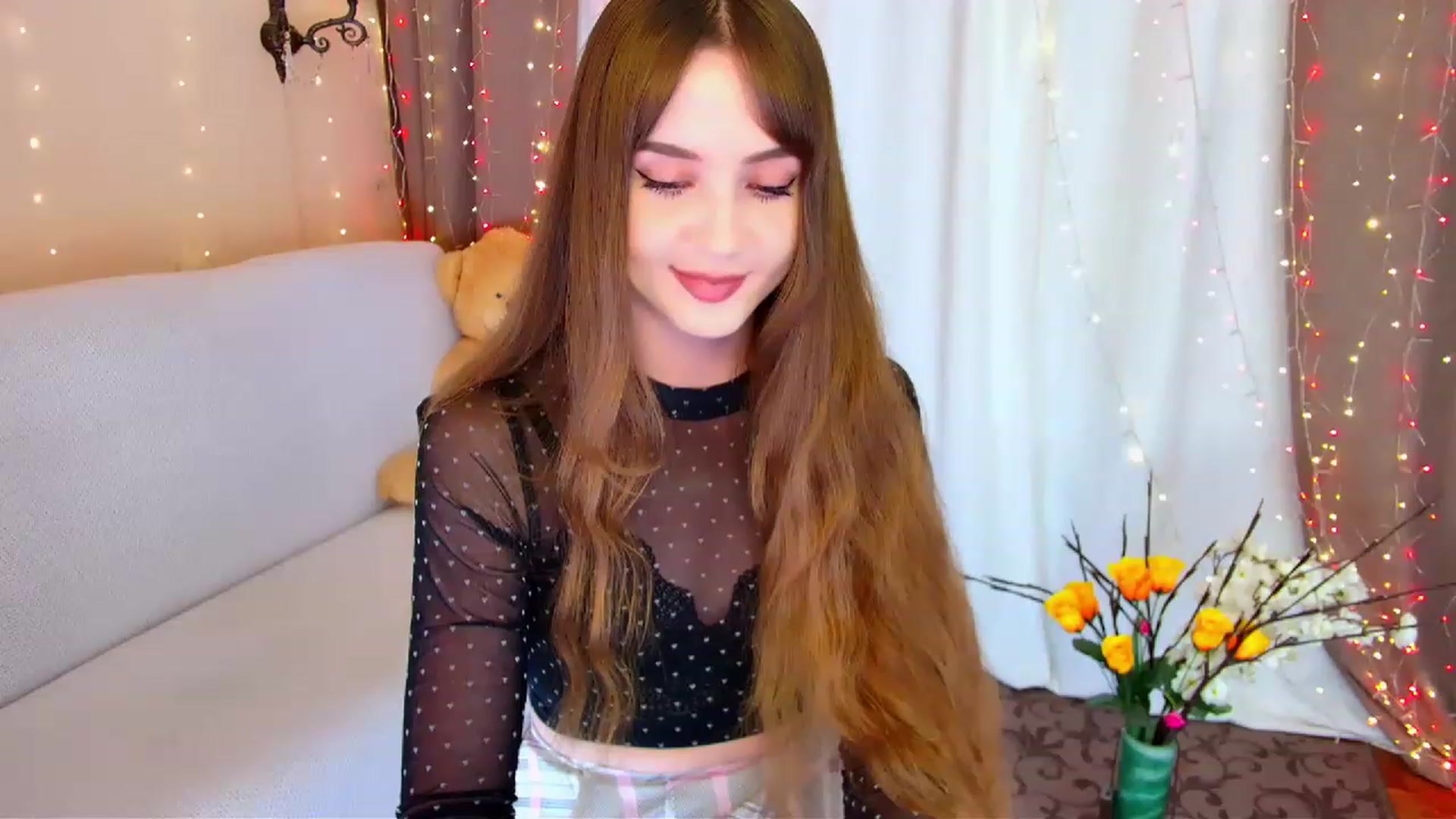 Gallery image thumbnail from Innocent_Soul's myfreecams stream on, 05/26/2023, 16:05 image 18 of 20