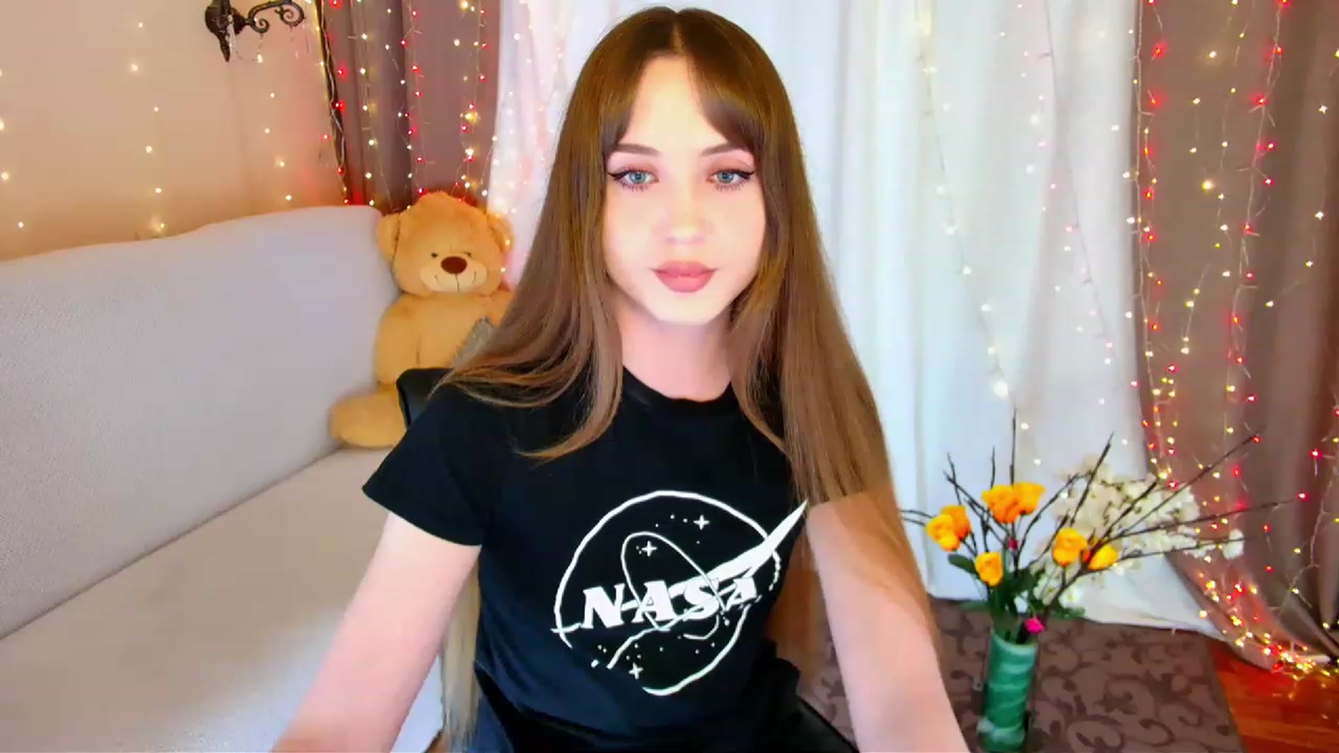 Gallery image thumbnail from Innocent_Soul's myfreecams stream on, 05/30/2023, 14:57 image 3 of 20