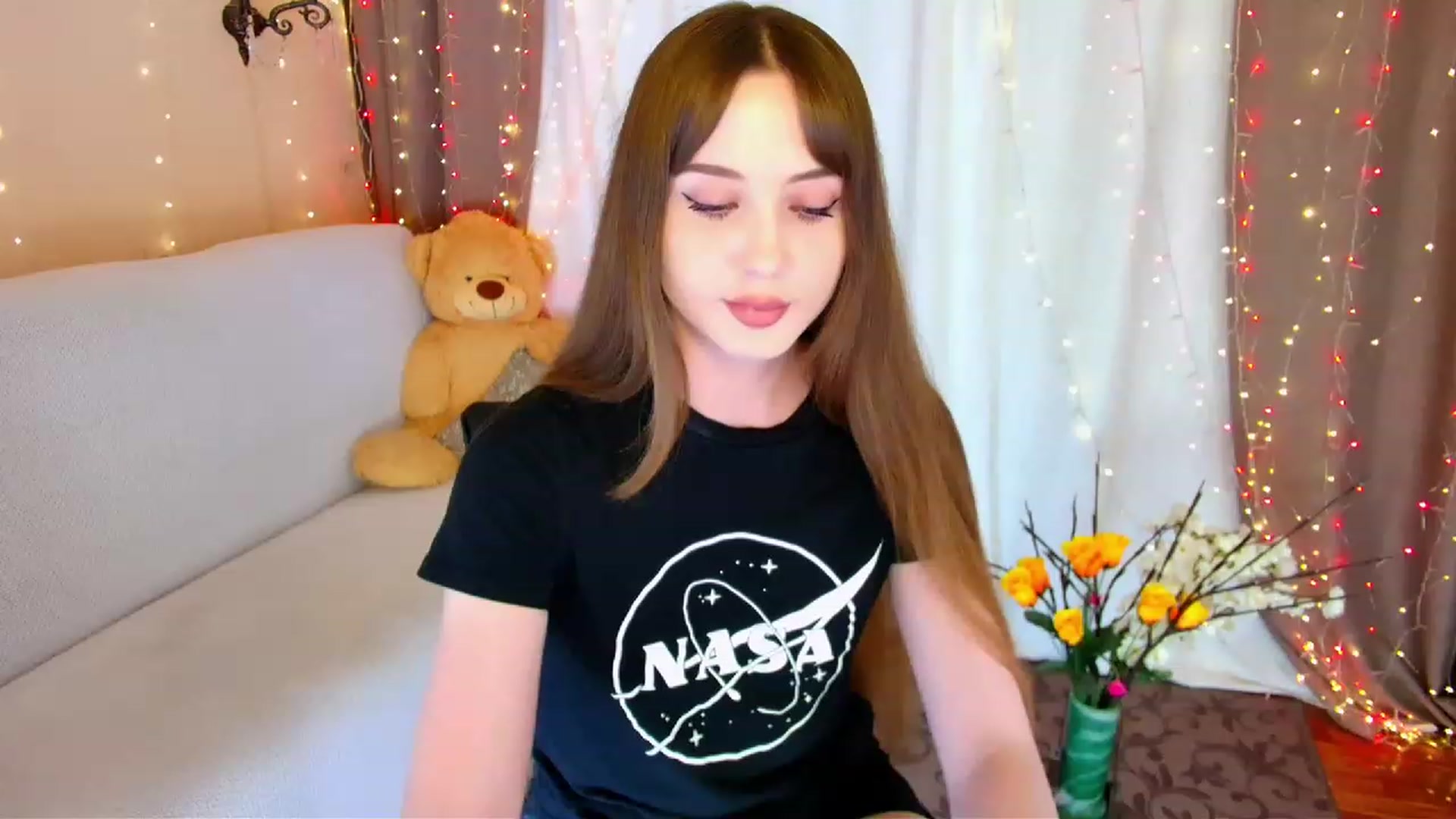 Gallery image thumbnail from Innocent_Soul's myfreecams stream on, 05/30/2023, 16:58 image 1 of 20