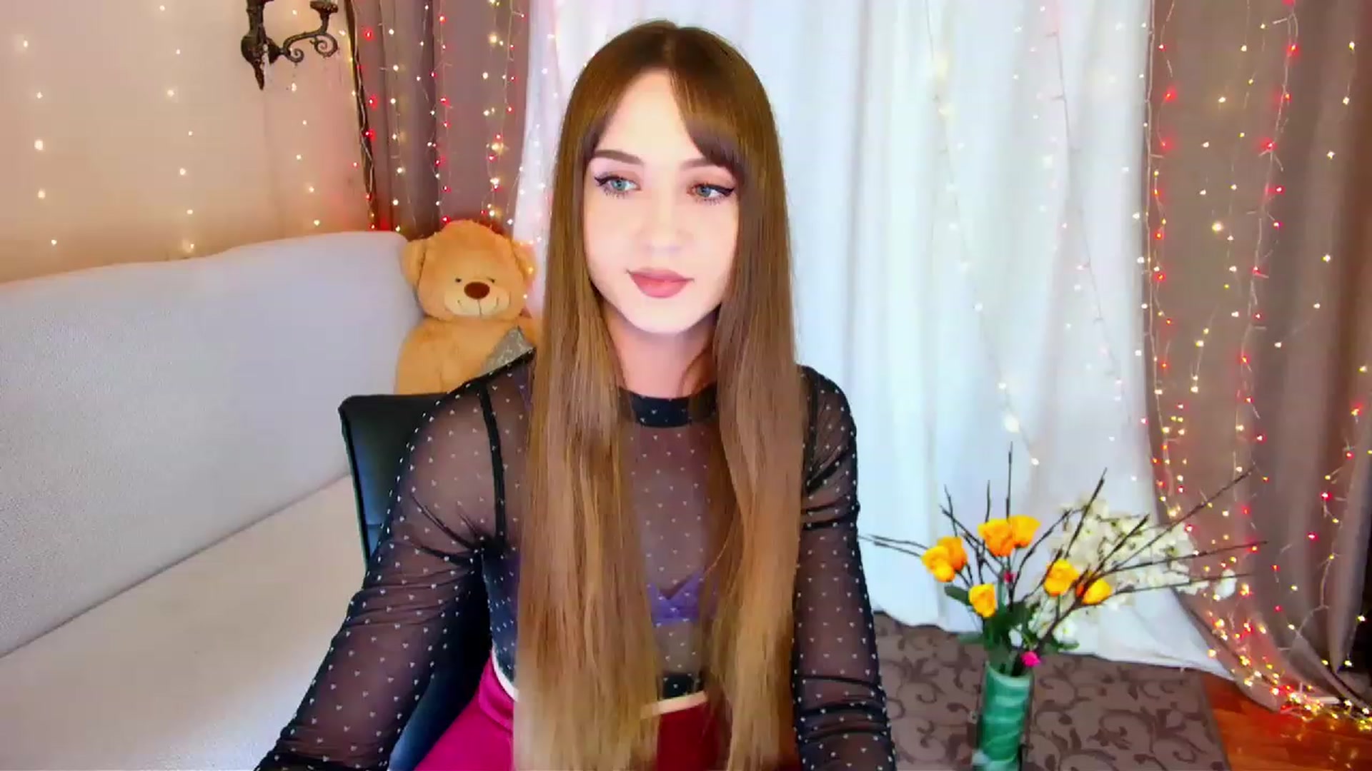 Gallery image thumbnail from Innocent_Soul's myfreecams stream on, 06/06/2023, 15:37 image 15 of 20
