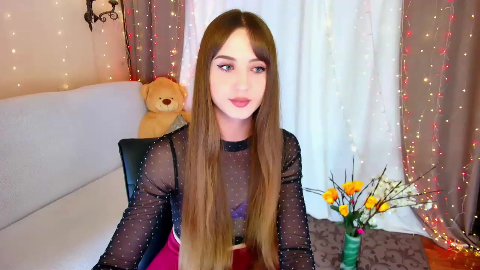 Gallery image thumbnail from Innocent_Soul's myfreecams stream on, 06/06/2023, 16:22 image 6 of 20