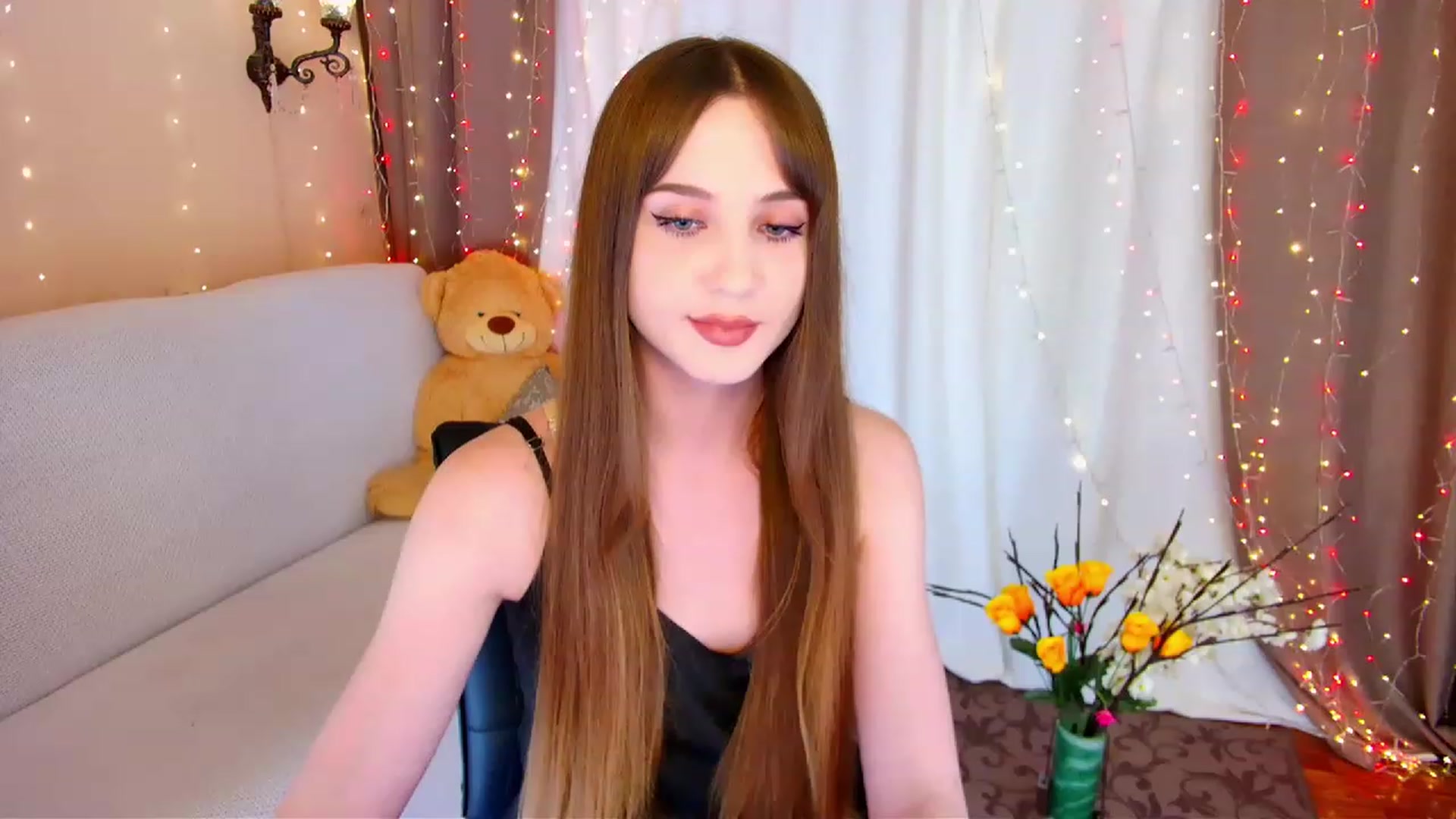 Gallery image thumbnail from Innocent_Soul's myfreecams stream on, 06/09/2023, 14:57 image 15 of 20