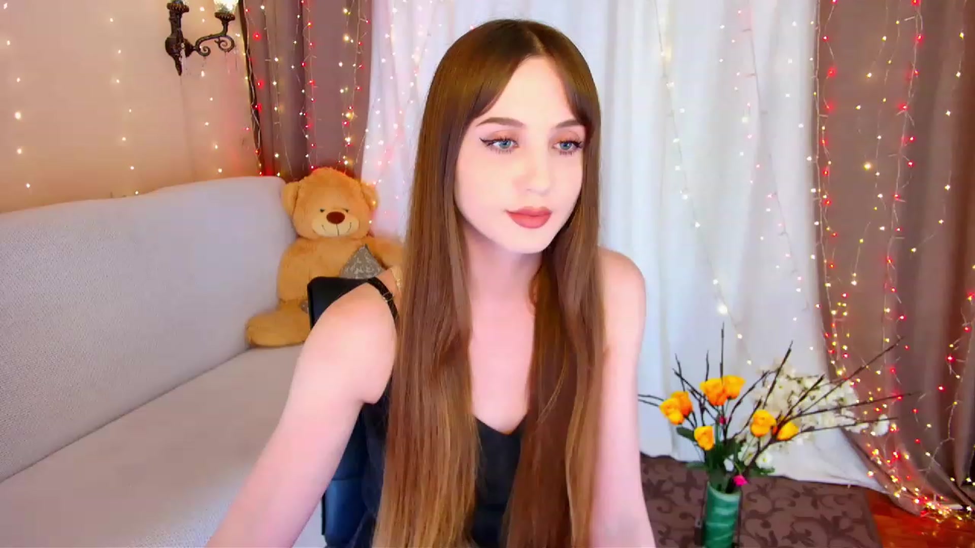 Gallery image thumbnail from Innocent_Soul's myfreecams stream on, 06/09/2023, 14:57 image 5 of 20
