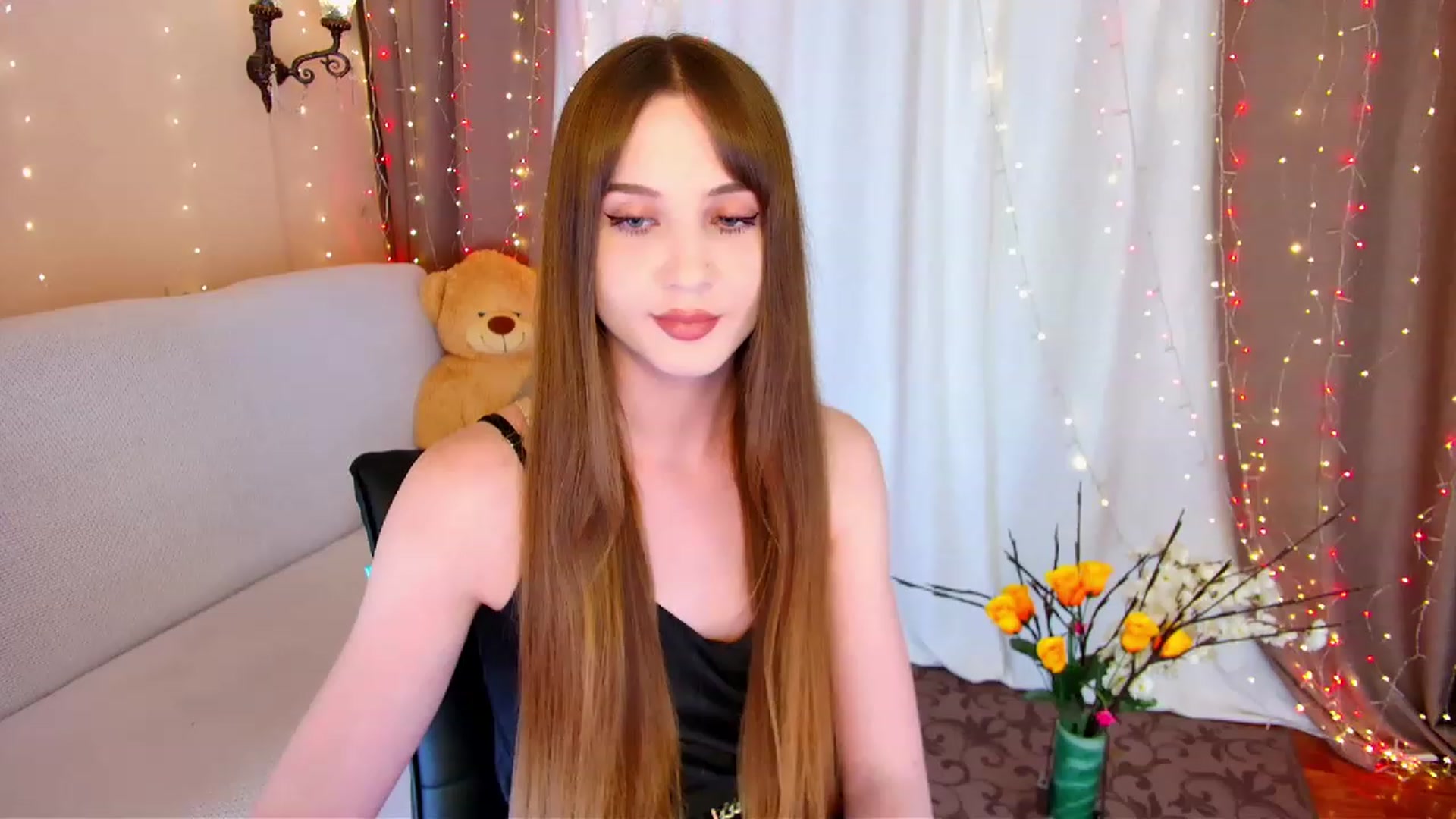 Gallery image thumbnail from Innocent_Soul's myfreecams stream on, 06/09/2023, 15:56 image 12 of 20
