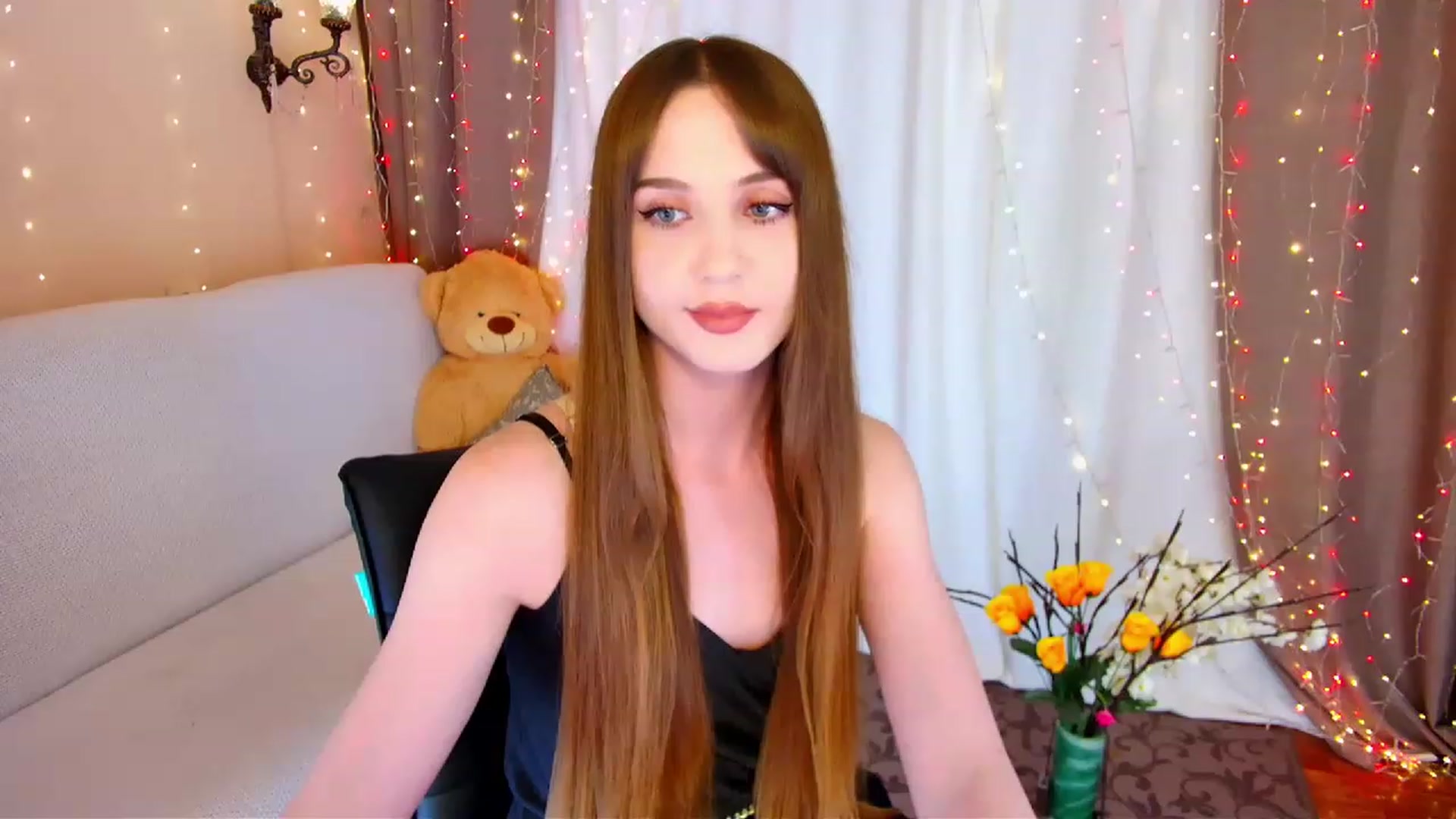Gallery image thumbnail from Innocent_Soul's myfreecams stream on, 06/09/2023, 15:56 image 10 of 20