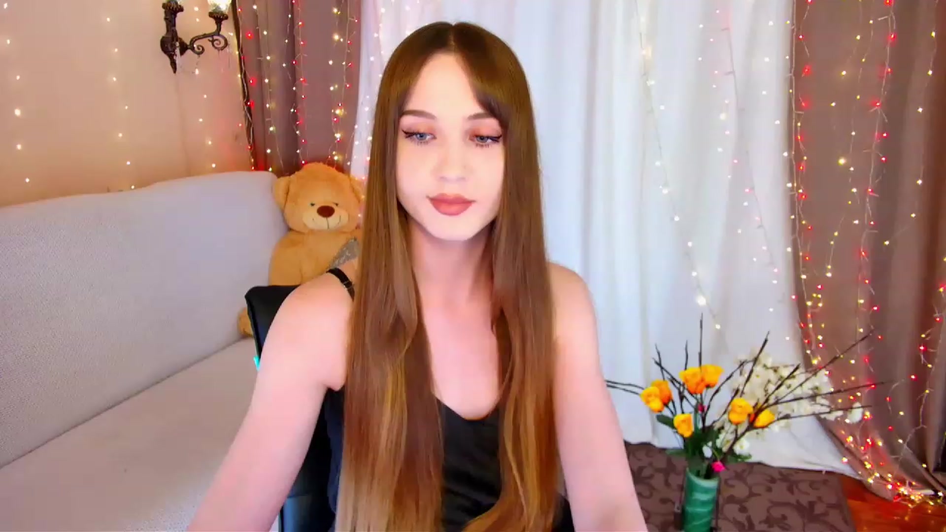 Gallery image thumbnail from Innocent_Soul's myfreecams stream on, 06/09/2023, 15:56 image 15 of 20