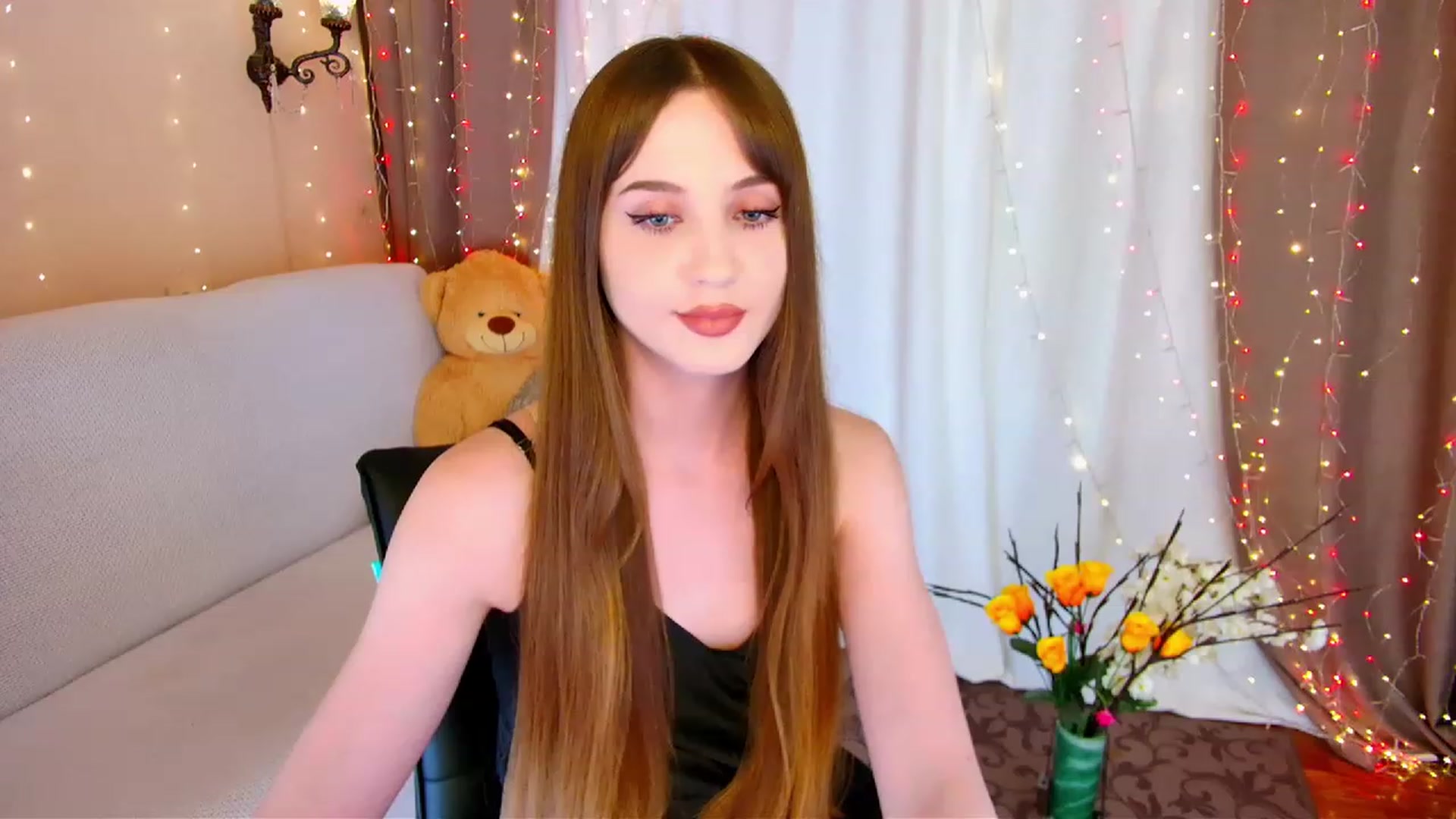 Gallery image thumbnail from Innocent_Soul's myfreecams stream on, 06/09/2023, 15:56 image 13 of 20