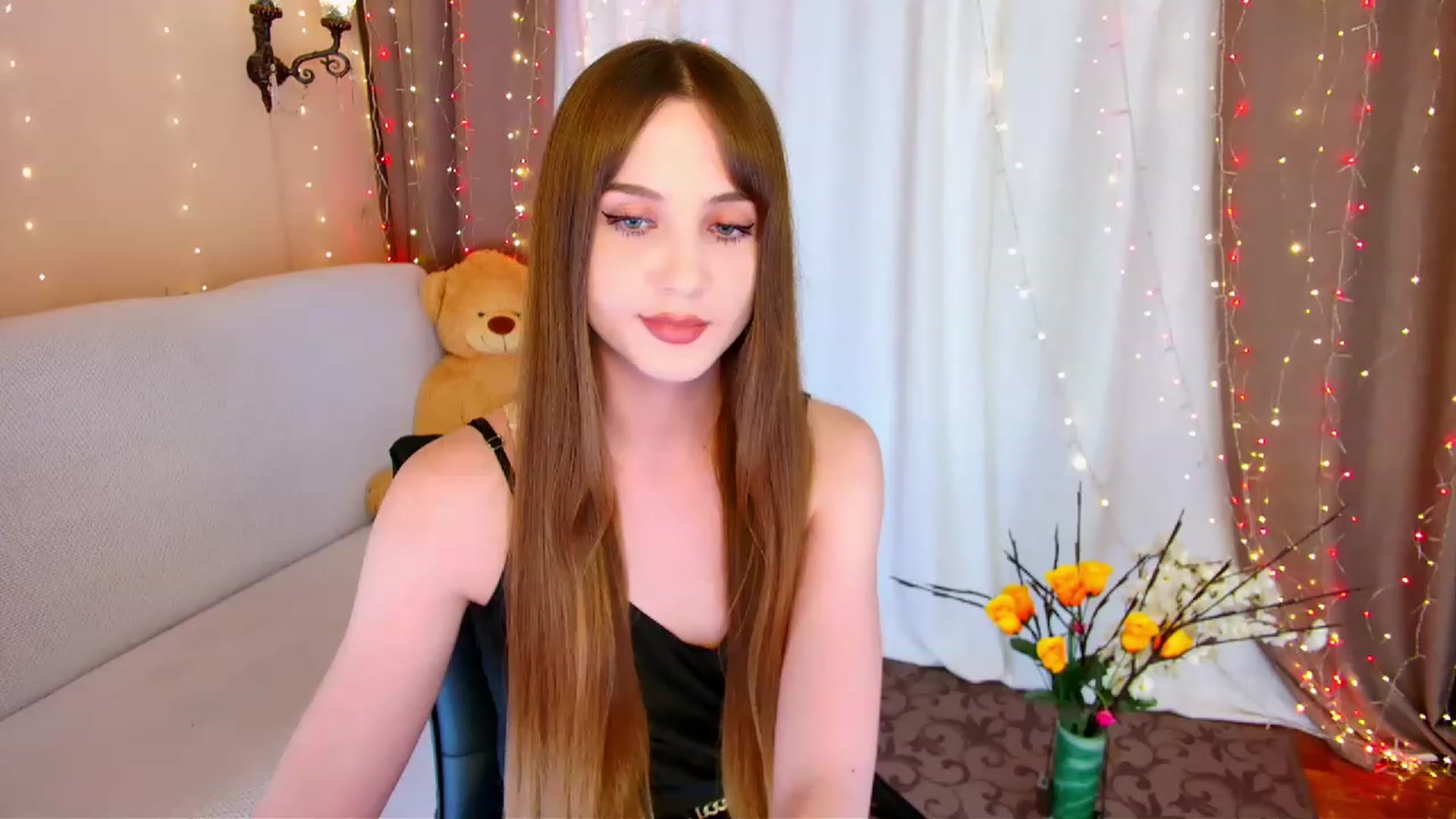 Gallery image thumbnail from Innocent_Soul's myfreecams stream on, 06/09/2023, 15:56 image 4 of 20