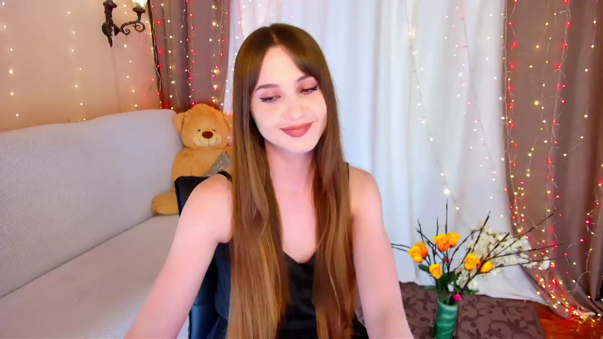 Gallery image thumbnail from Innocent_Soul's myfreecams stream on, 06/09/2023, 16:21 image 12 of 20