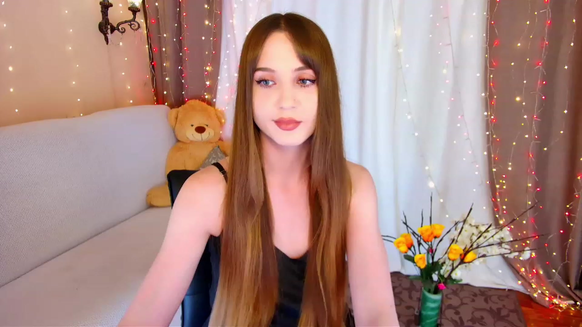 Gallery image thumbnail from Innocent_Soul's myfreecams stream on, 06/09/2023, 16:21 image 15 of 20