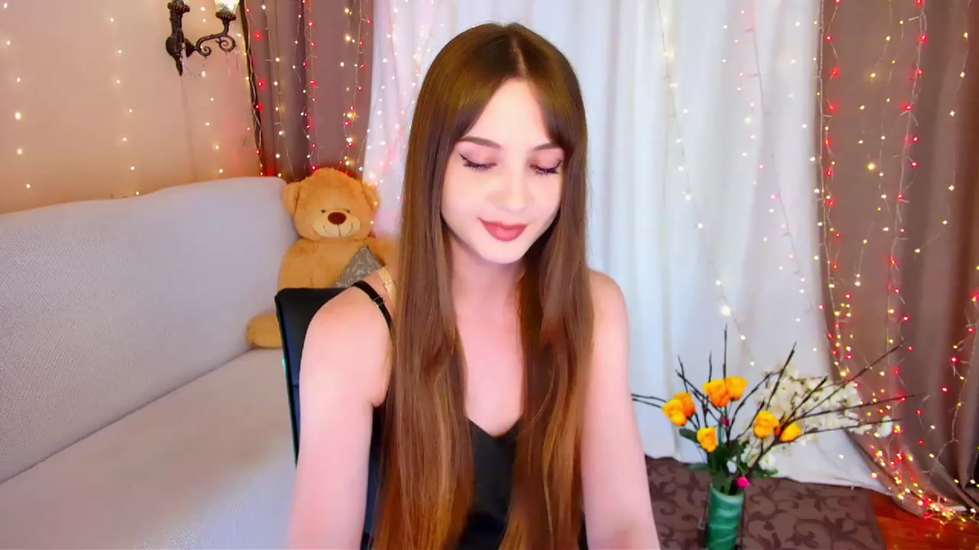 Gallery image thumbnail from Innocent_Soul's myfreecams stream on, 06/09/2023, 16:21 image 19 of 20