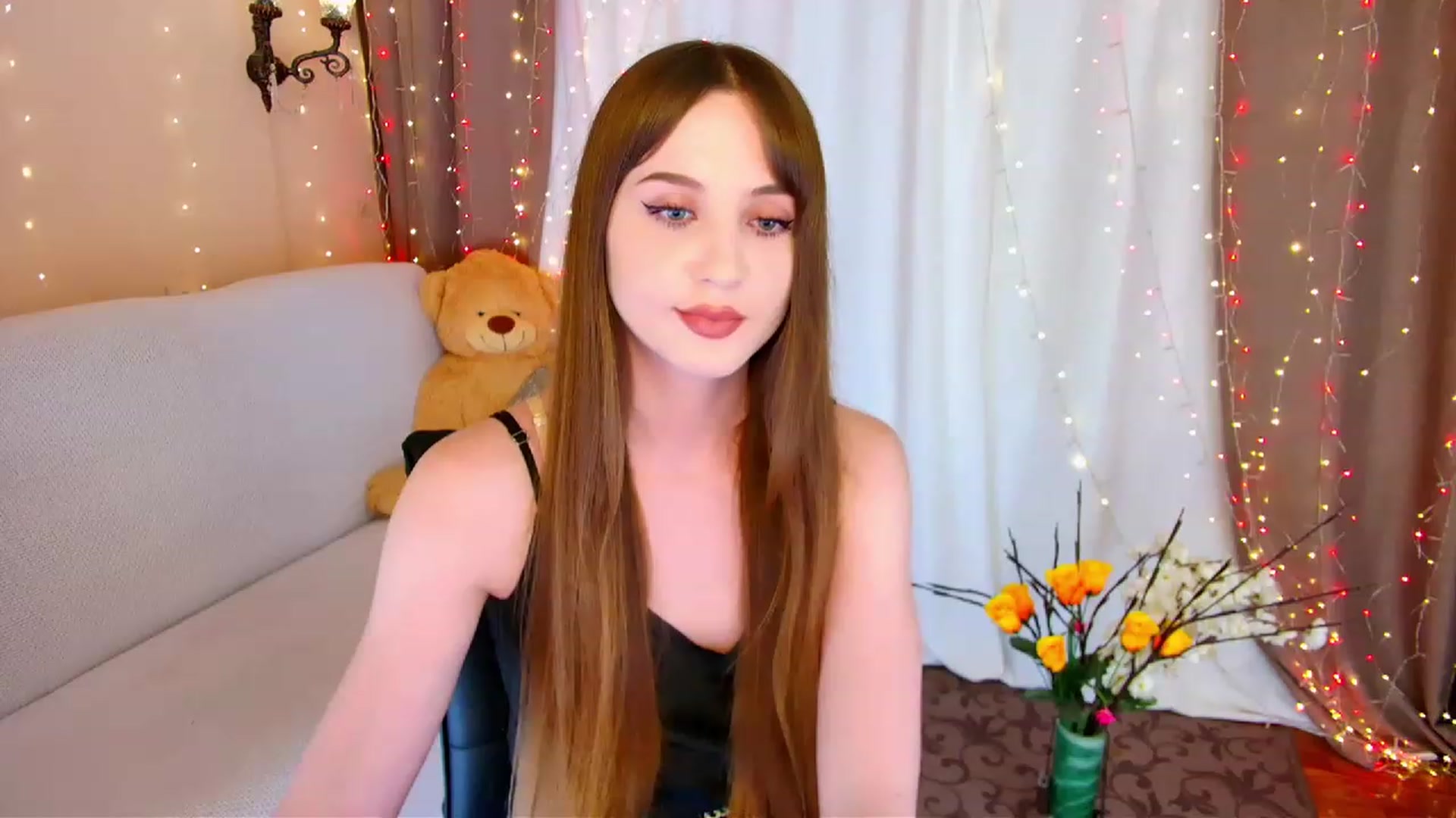 Gallery image thumbnail from Innocent_Soul's myfreecams stream on, 06/09/2023, 16:21 image 18 of 20