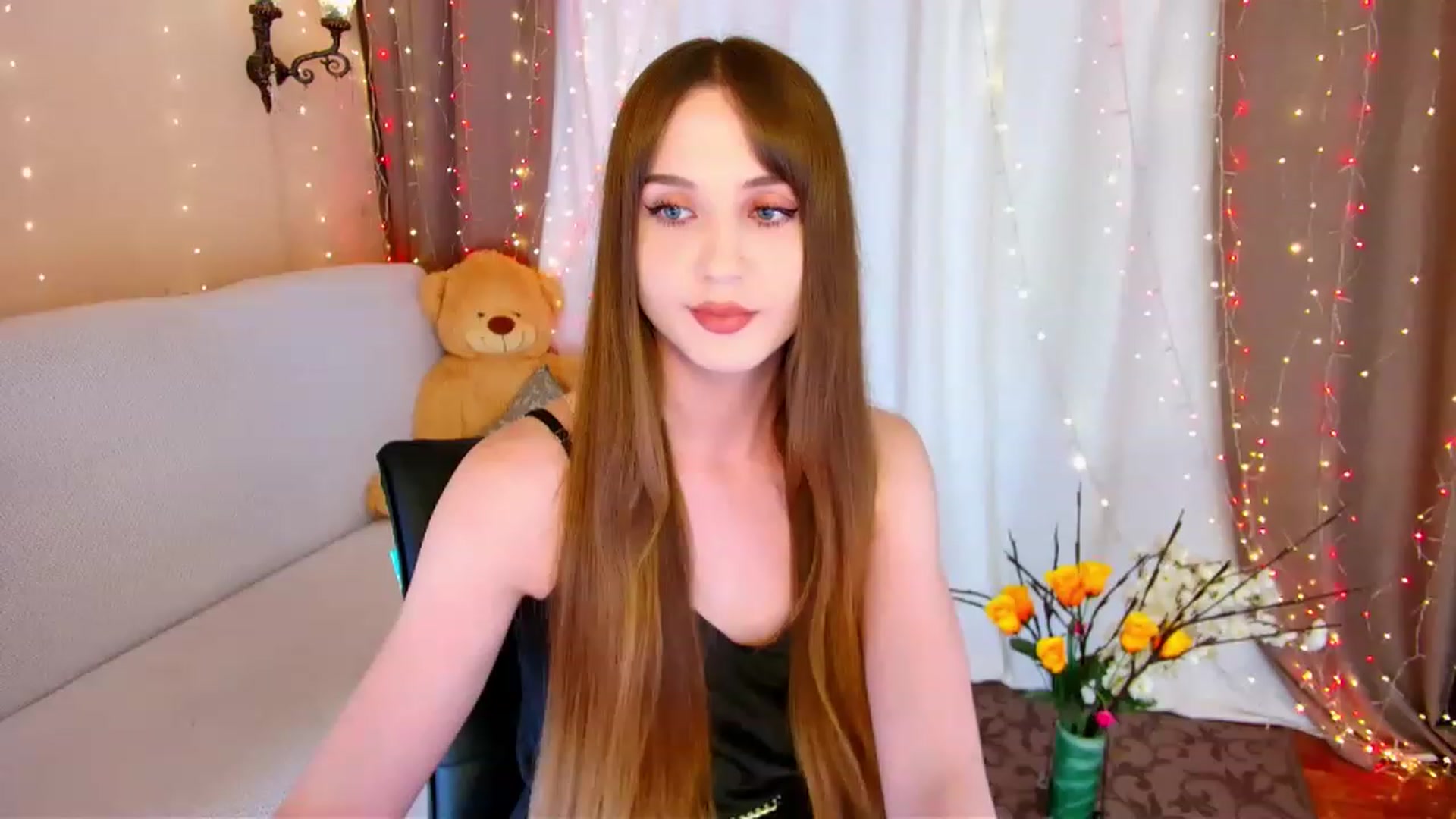 Gallery image thumbnail from Innocent_Soul's myfreecams stream on, 06/09/2023, 16:21 image 1 of 20