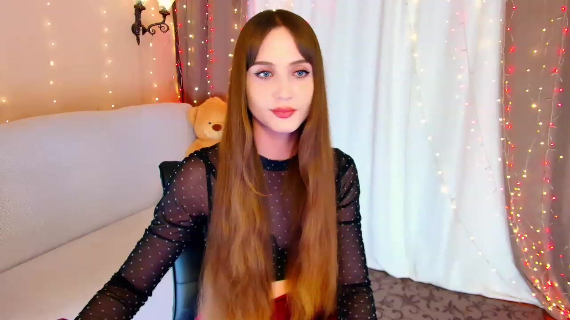 Gallery image thumbnail from Innocent_Soul's myfreecams stream on, 06/19/2023, 21:37 image 15 of 20