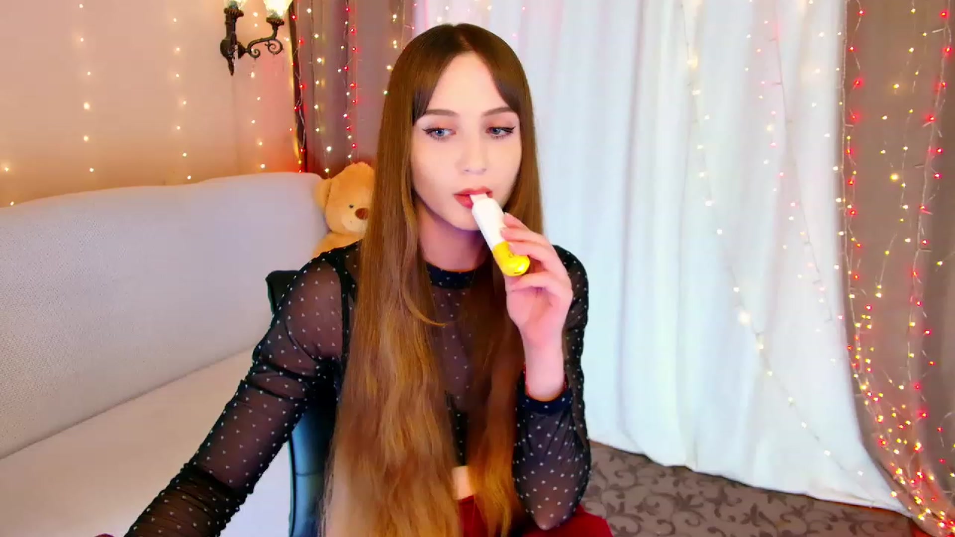 Gallery image thumbnail from Innocent_Soul's myfreecams stream on, 06/19/2023, 21:37 image 6 of 20