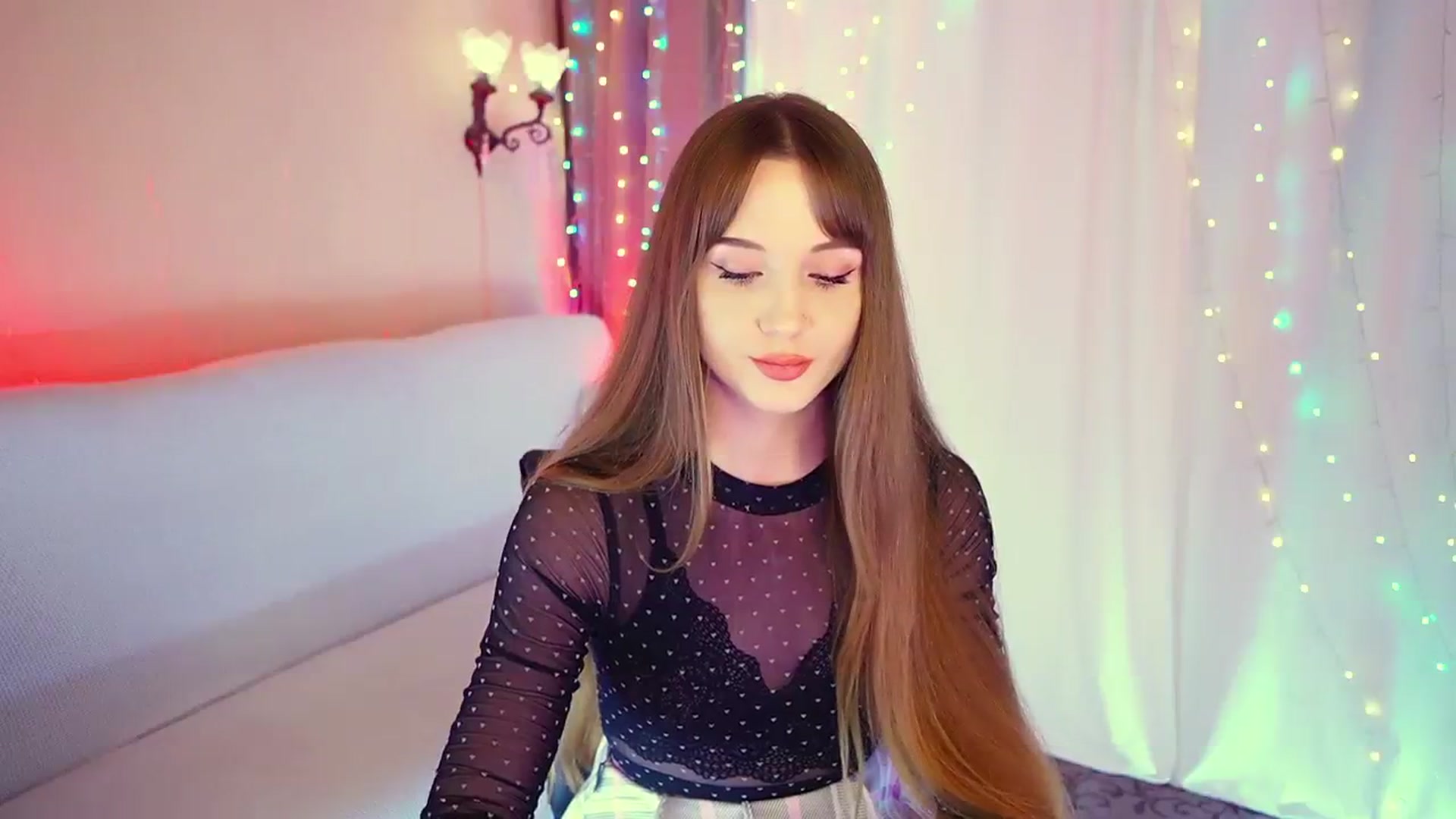 Gallery image thumbnail from Innocent_Soul's myfreecams stream on, 08/03/2023, 17:40 image 4 of 20