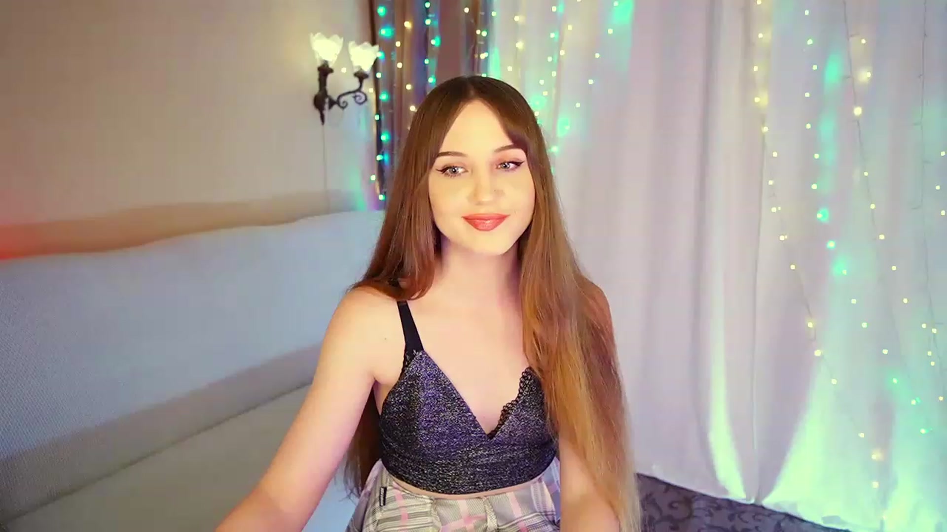Gallery image thumbnail from Innocent_Soul's myfreecams stream on, 08/06/2023, 19:04 image 4 of 20
