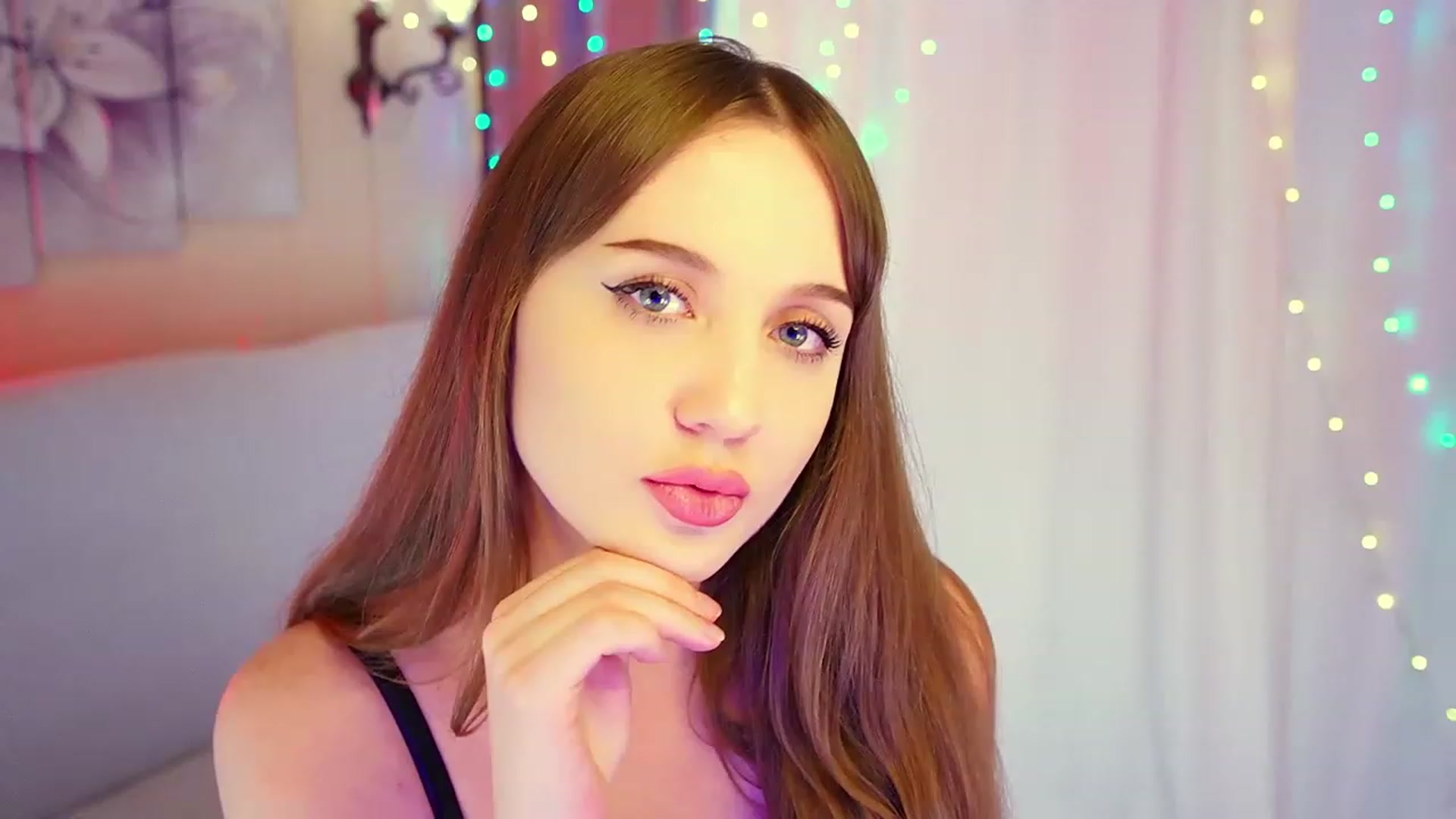 Gallery image thumbnail from Innocent_Soul's myfreecams stream on, 08/10/2023, 15:16 image 18 of 20