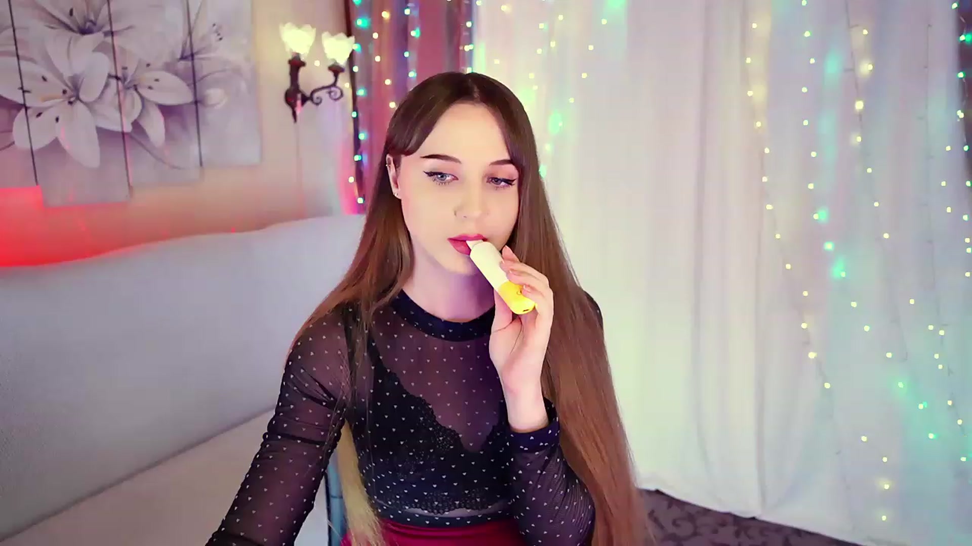 Gallery image thumbnail from Innocent_Soul's myfreecams stream on, 08/19/2023, 18:12 image 8 of 20