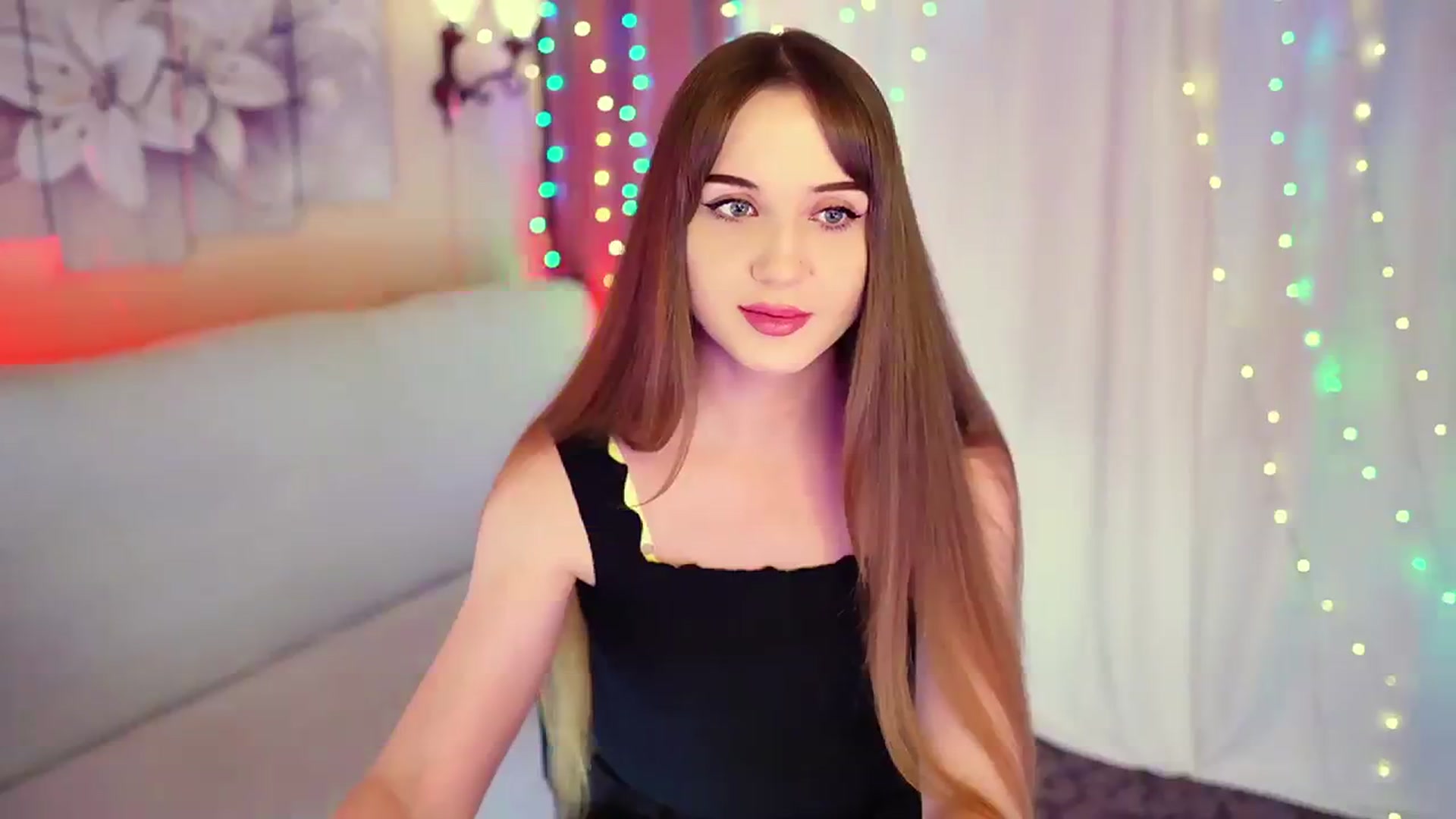 Gallery image thumbnail from Innocent_Soul's myfreecams stream on, 08/23/2023, 15:15 image 16 of 20