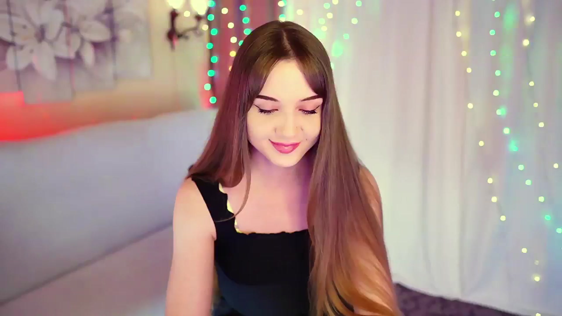 Gallery image thumbnail from Innocent_Soul's myfreecams stream on, 08/23/2023, 15:15 image 5 of 20