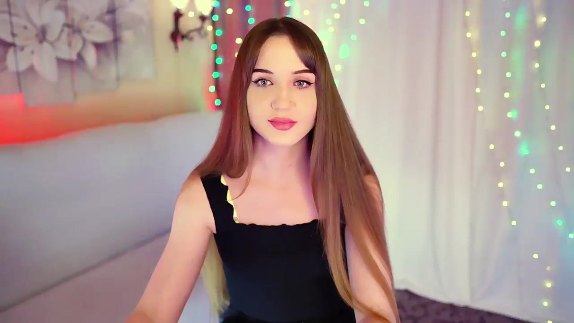 Gallery image thumbnail from Innocent_Soul's myfreecams stream on, 08/23/2023, 15:15 image 15 of 20