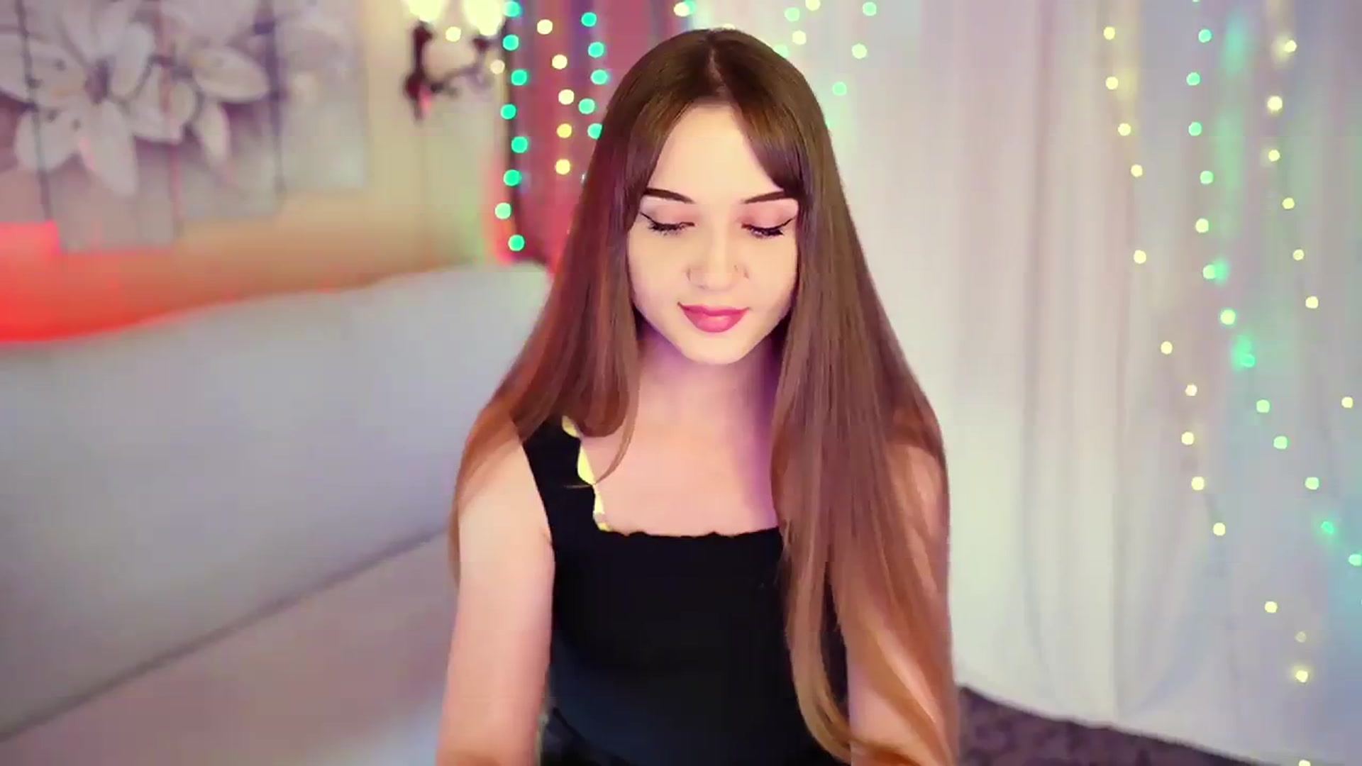 Gallery image thumbnail from Innocent_Soul's myfreecams stream on, 08/23/2023, 15:15 image 18 of 20