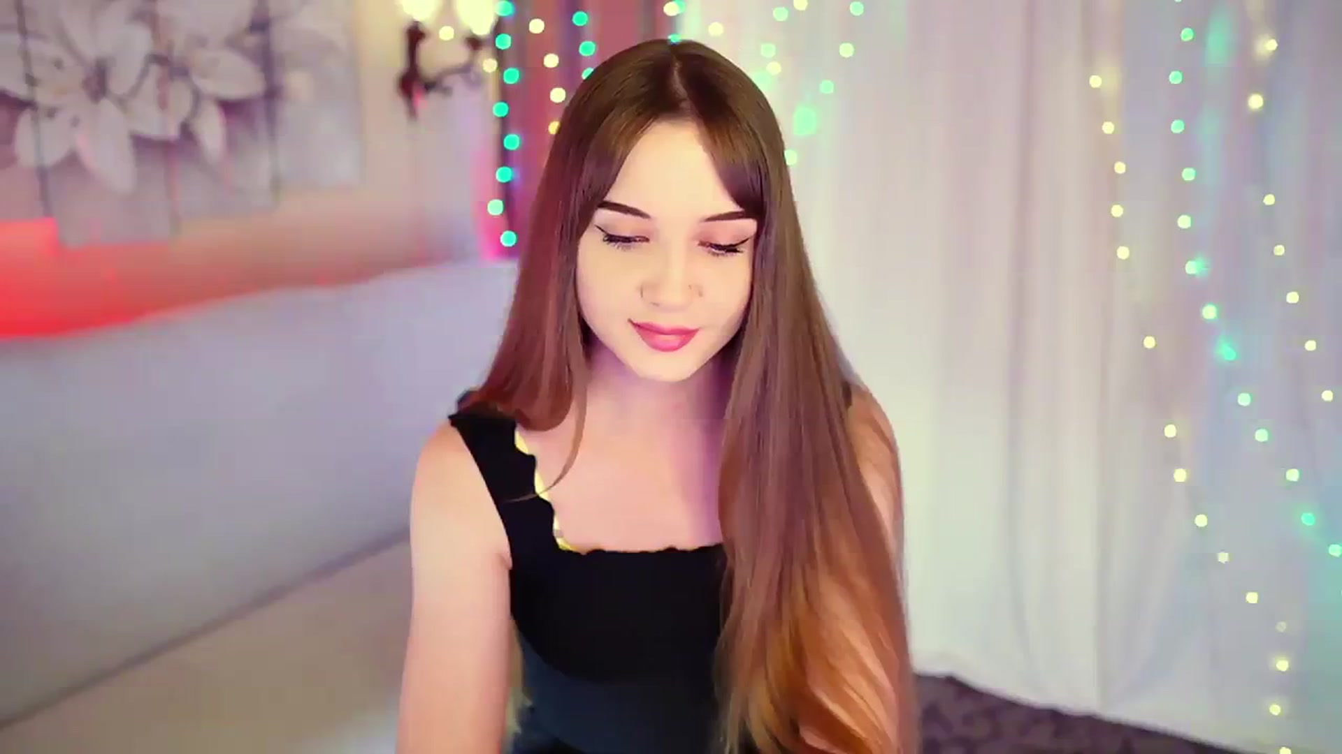 Gallery image thumbnail from Innocent_Soul's myfreecams stream on, 08/23/2023, 15:15 image 3 of 20