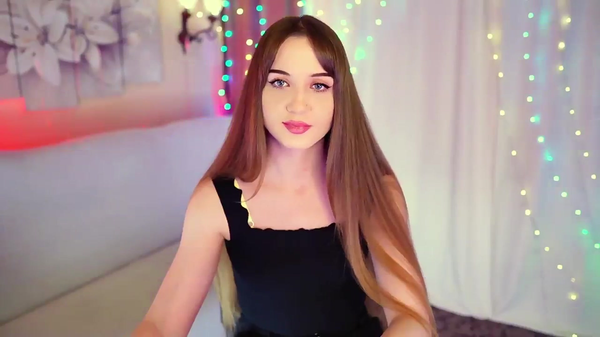 Gallery image thumbnail from Innocent_Soul's myfreecams stream on, 08/23/2023, 15:15 image 13 of 20