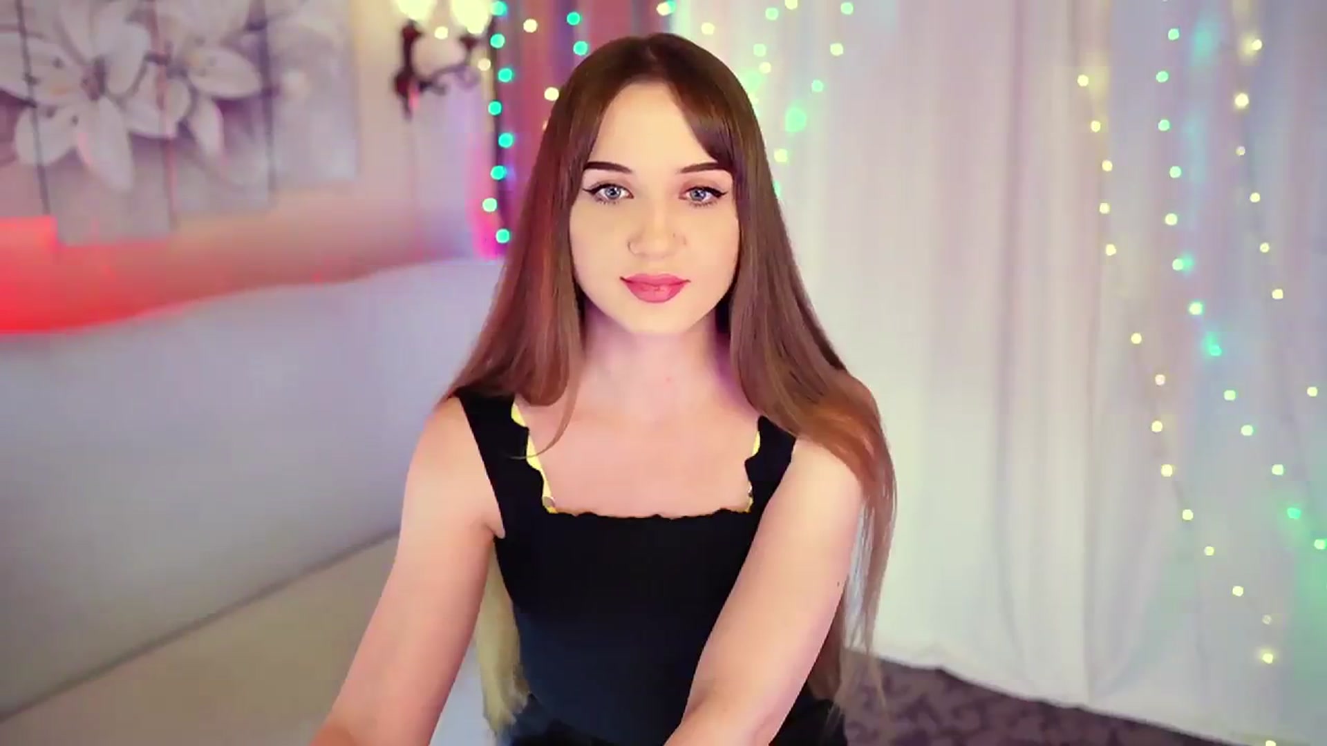 Gallery image thumbnail from Innocent_Soul's myfreecams stream on, 08/23/2023, 15:15 image 7 of 20