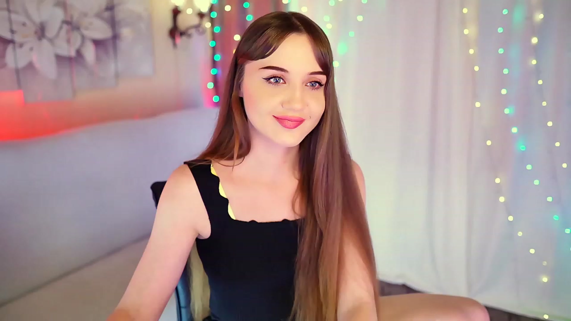 Gallery image thumbnail from Innocent_Soul's myfreecams stream on, 08/23/2023, 17:02 image 13 of 20