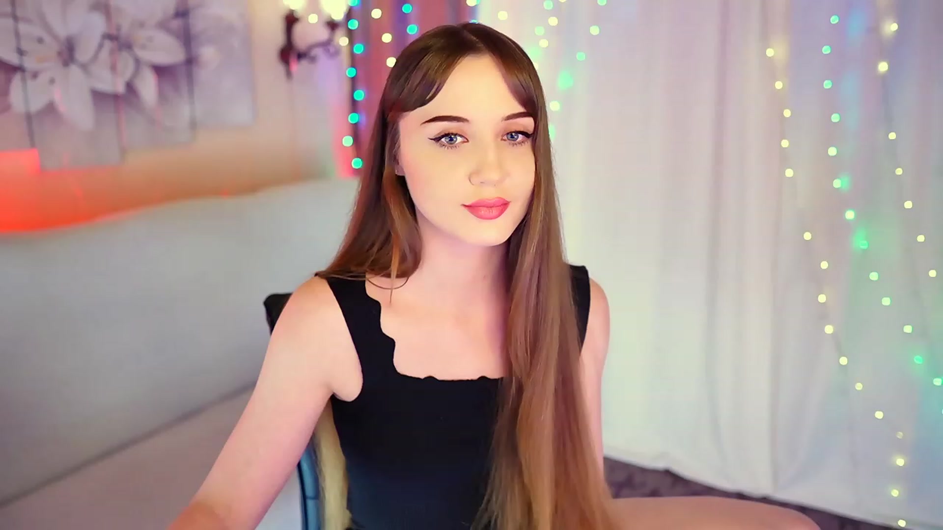 Gallery image thumbnail from Innocent_Soul's myfreecams stream on, 08/23/2023, 17:02 image 8 of 20